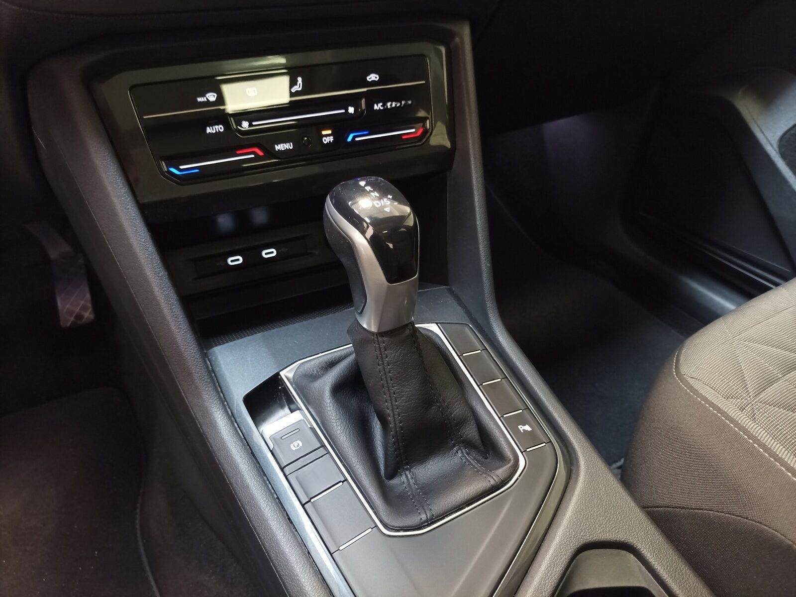 Volkswagen Tiguan 2.0 TDI Life|AHK|Navio|Pano|PDC foto 12