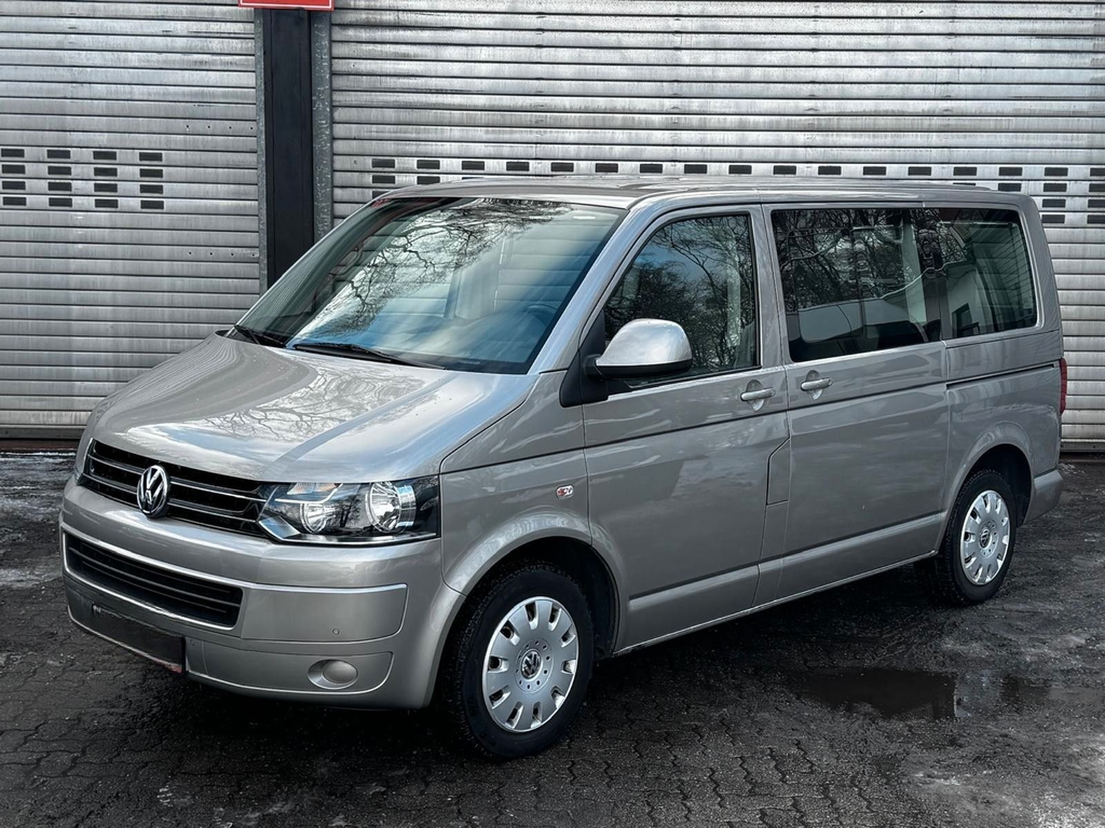 Volkswagen T5 Transporter Bus Multivan Behindertengerecht foto 2