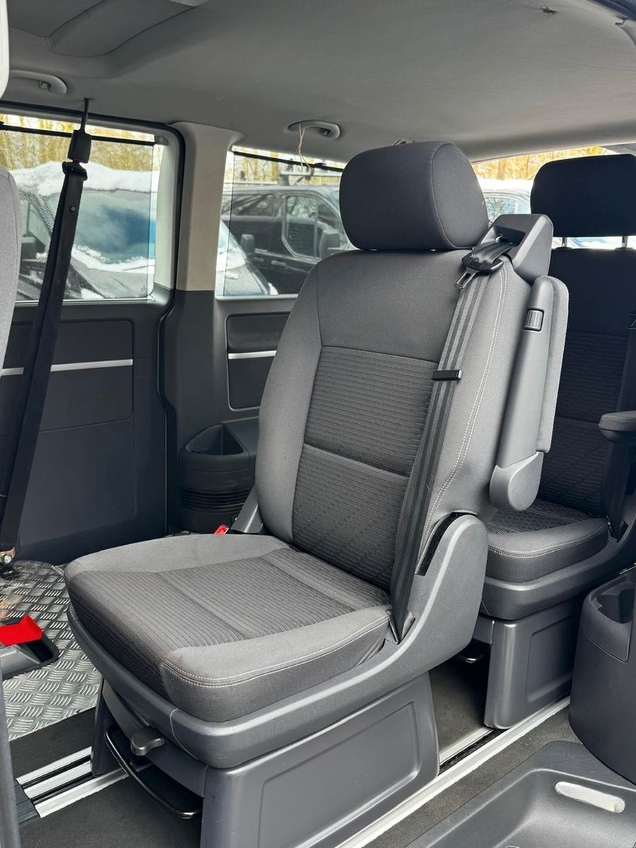 Volkswagen T5 Transporter Bus Multivan Behindertengerecht foto 16