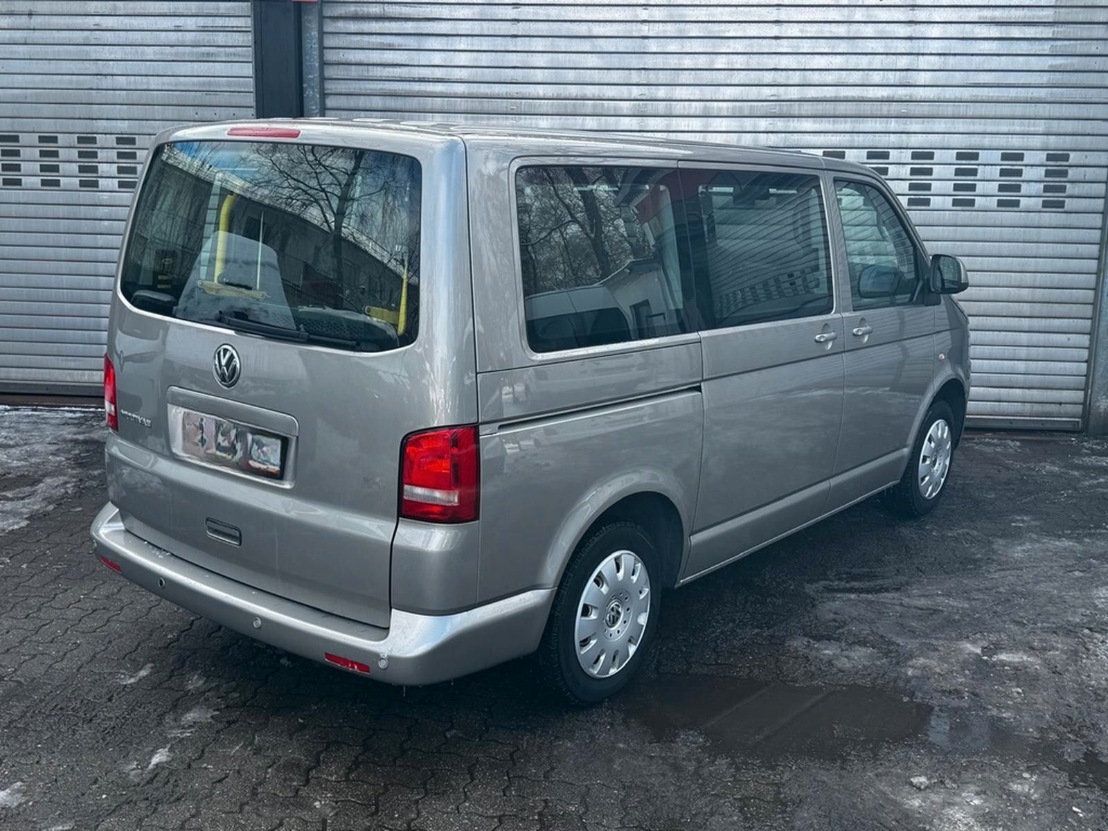 Volkswagen T5 Transporter Bus Multivan Behindertengerecht foto 5