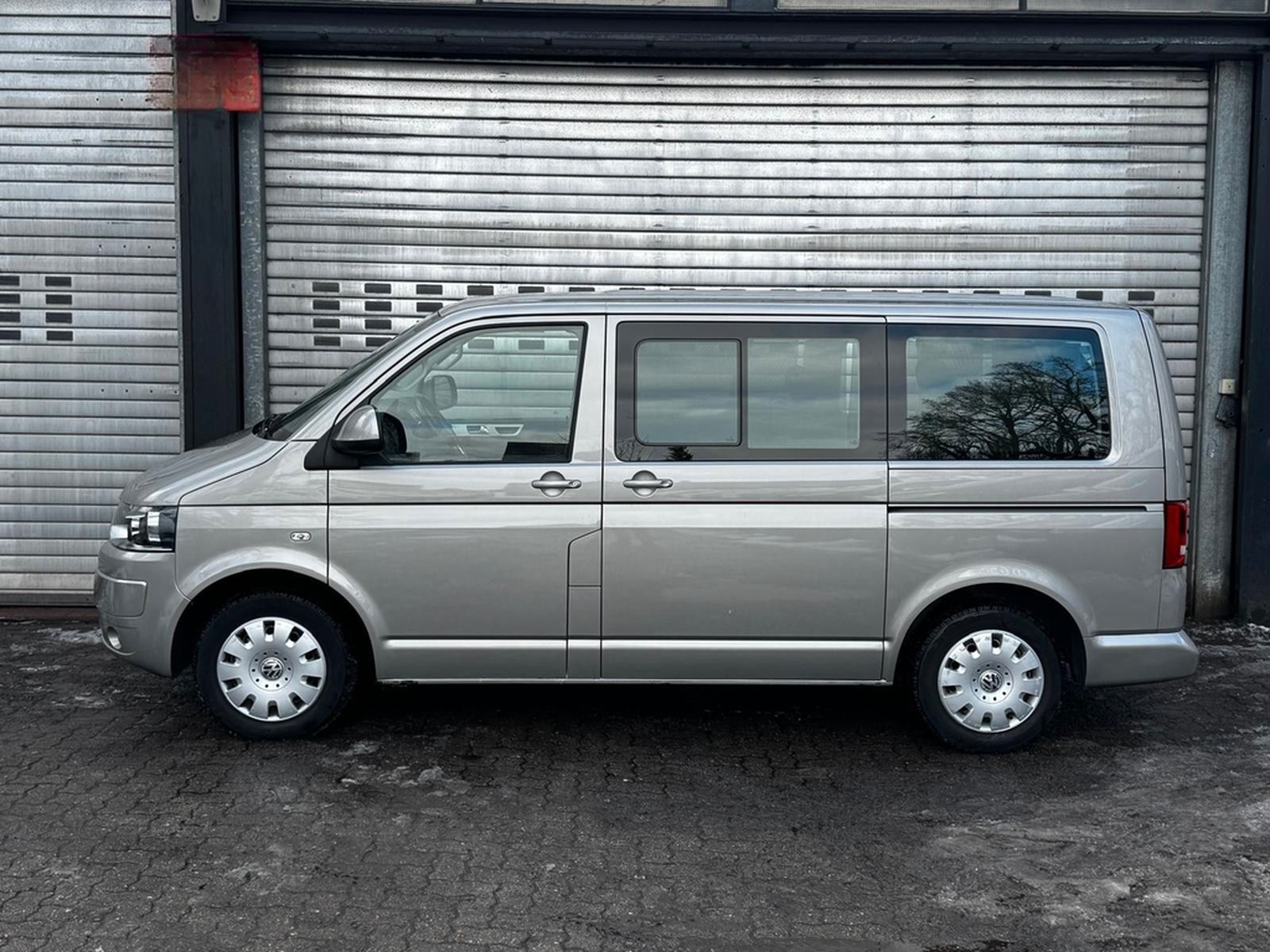 Volkswagen T5 Transporter Bus Multivan Behindertengerecht foto 7