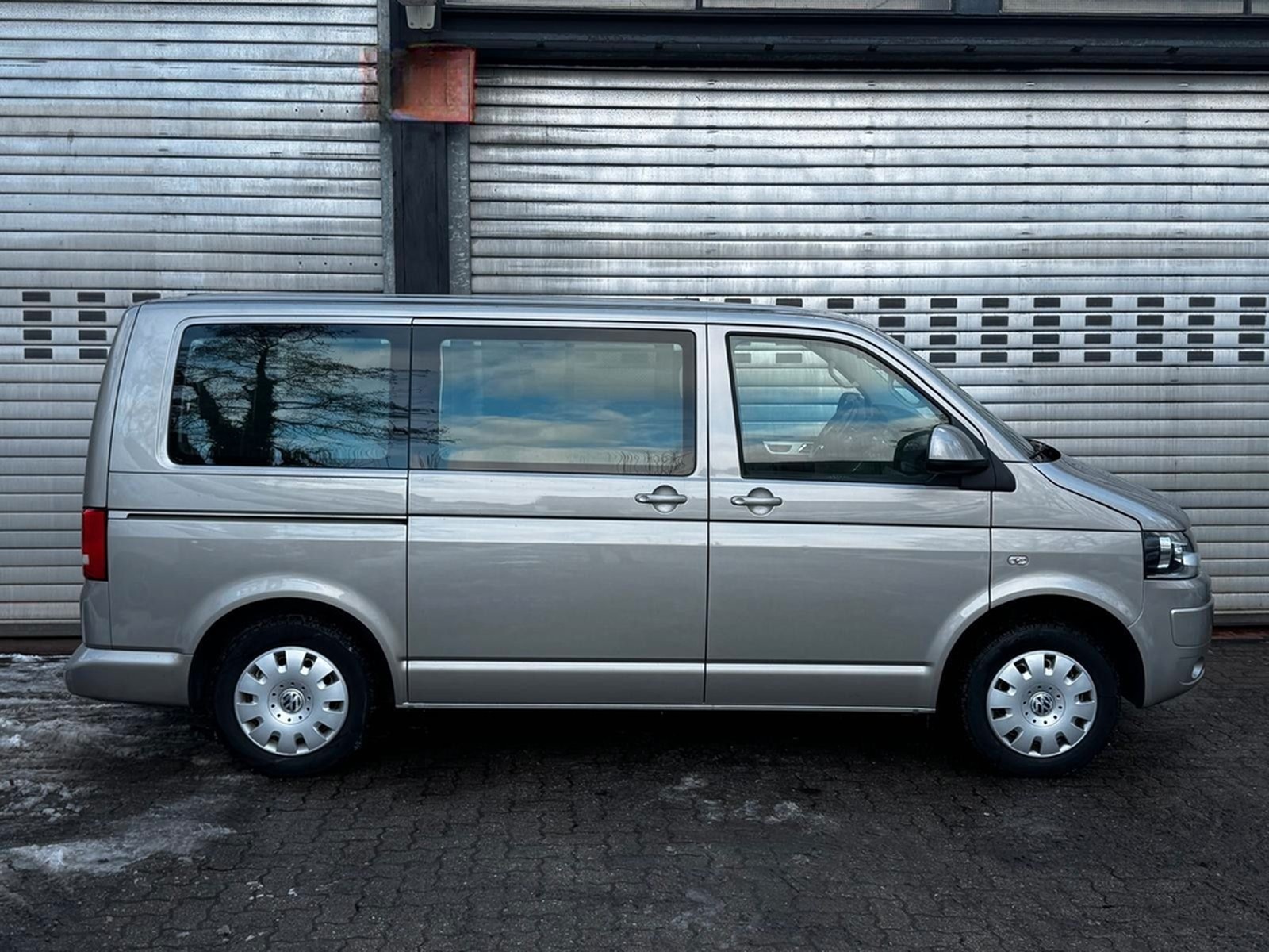 Volkswagen T5 Transporter Bus Multivan Behindertengerecht foto 8