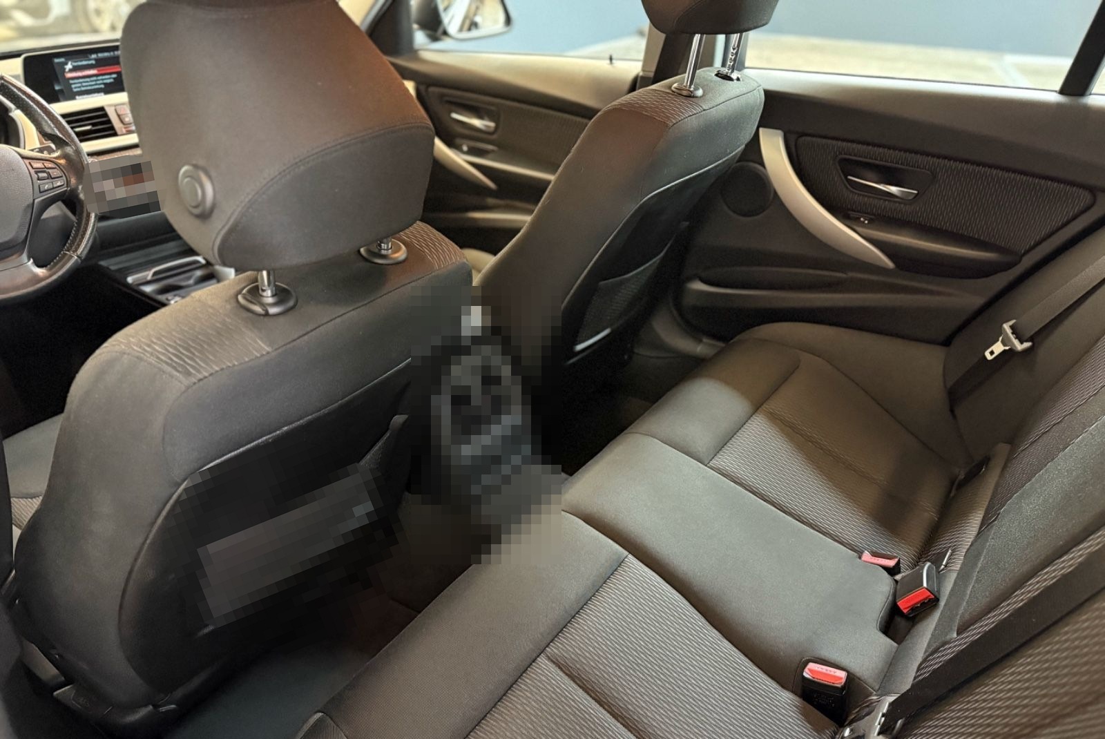 BMW 320i Touring LED/AHK/Navi/PDC/ foto 11