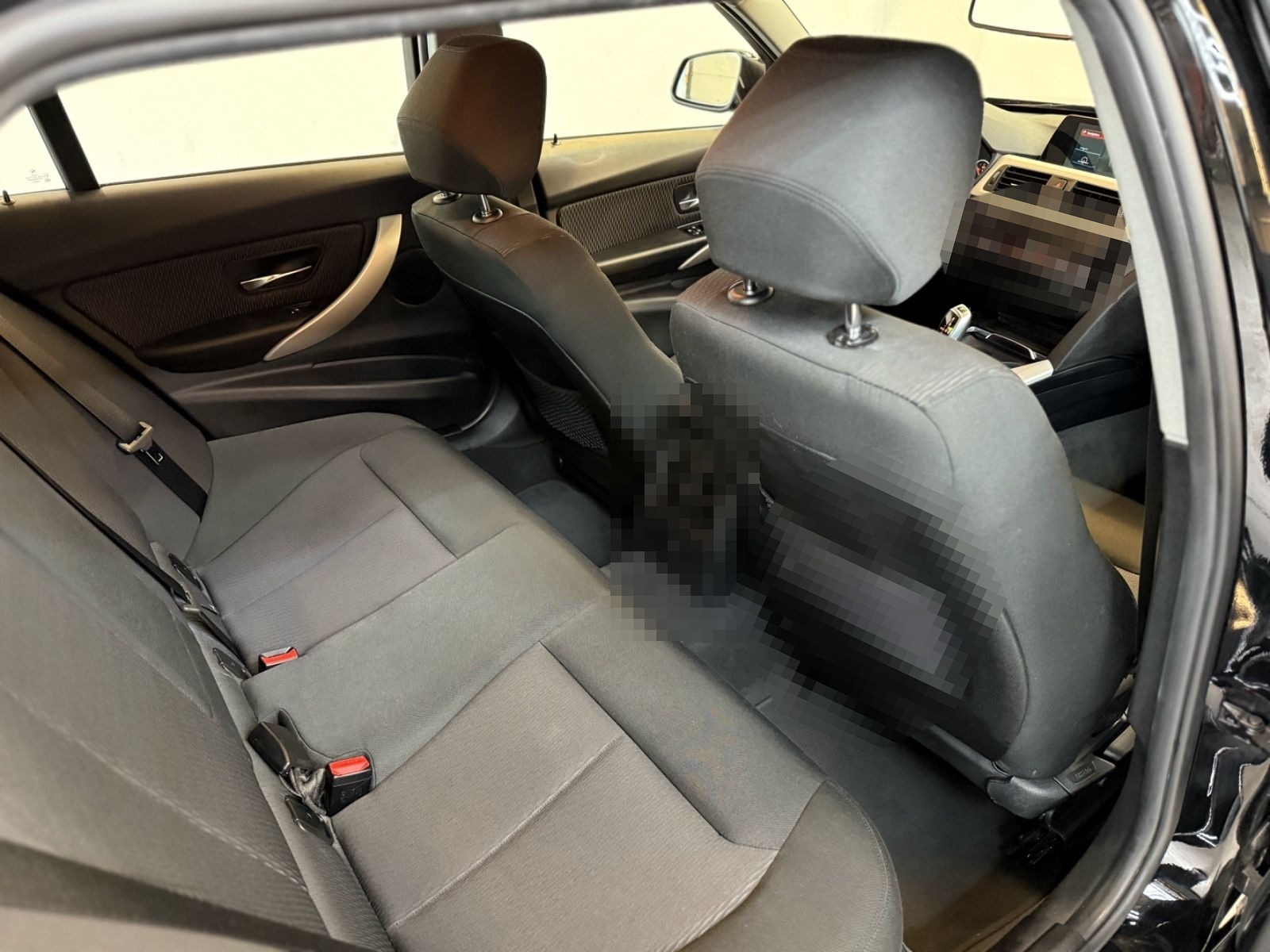 BMW 320i Touring LED/AHK/Navi/PDC/ foto 12