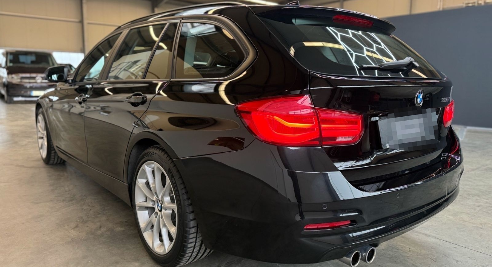 BMW 320i Touring LED/AHK/Navi/PDC/ foto 3