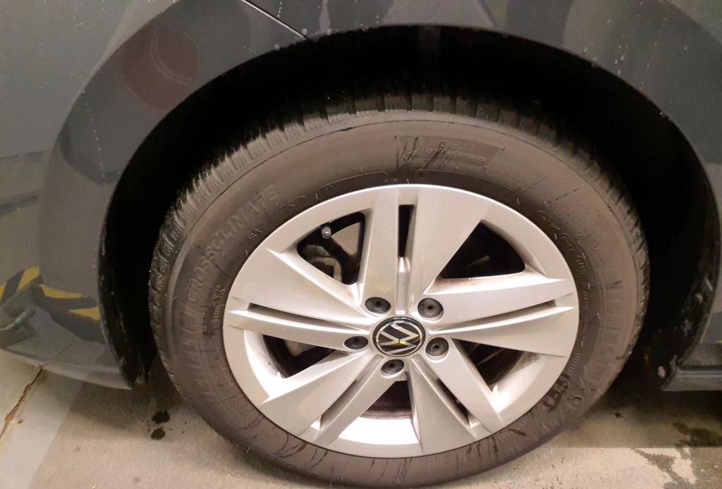 Volkswagen Golf Life 1.0 eTSI DSG NAVI LED ACC ALU GJR APS foto 5