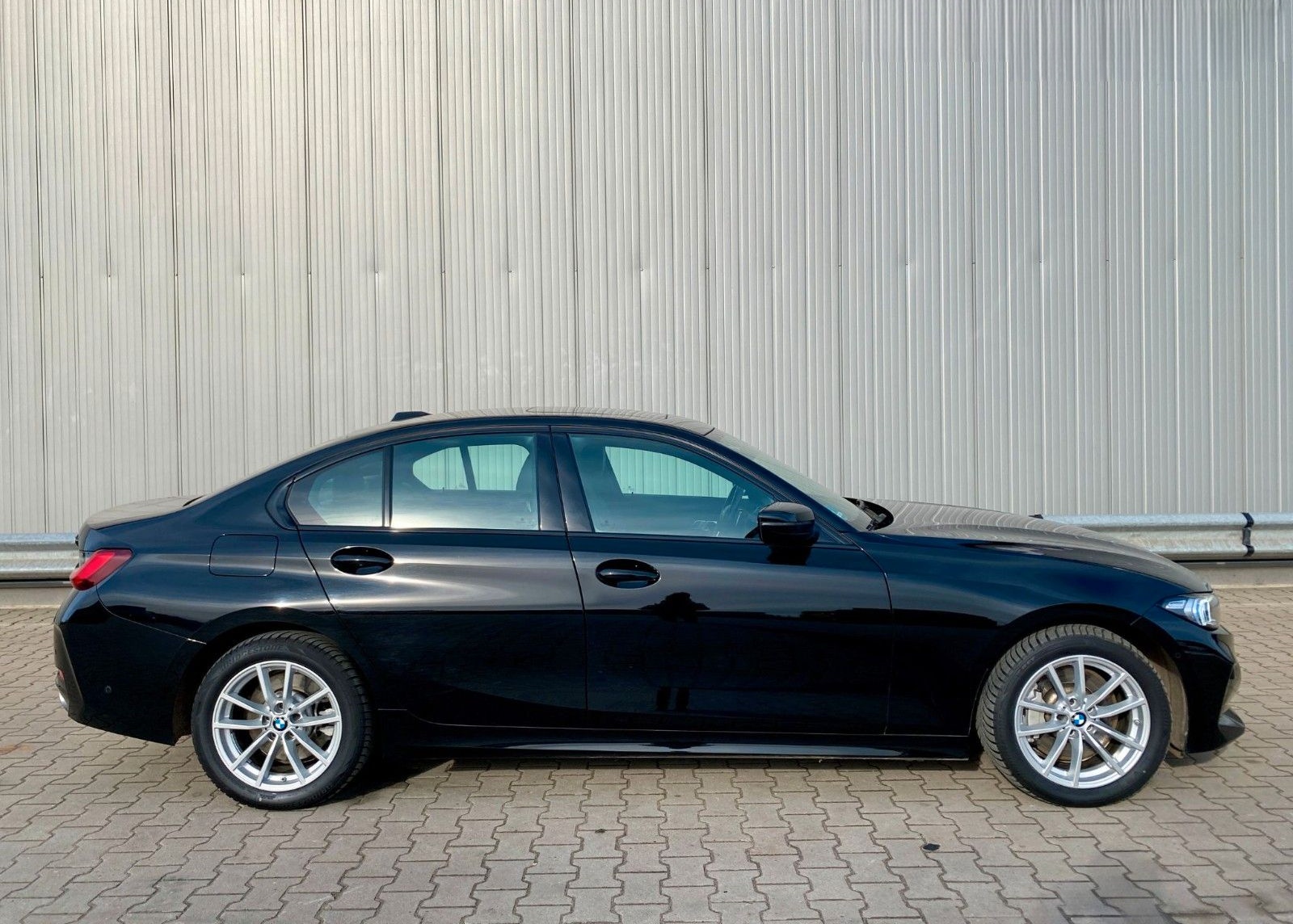 BMW 330d xDrive | Head-Up Display*Vollleder*1.Hand! foto 8