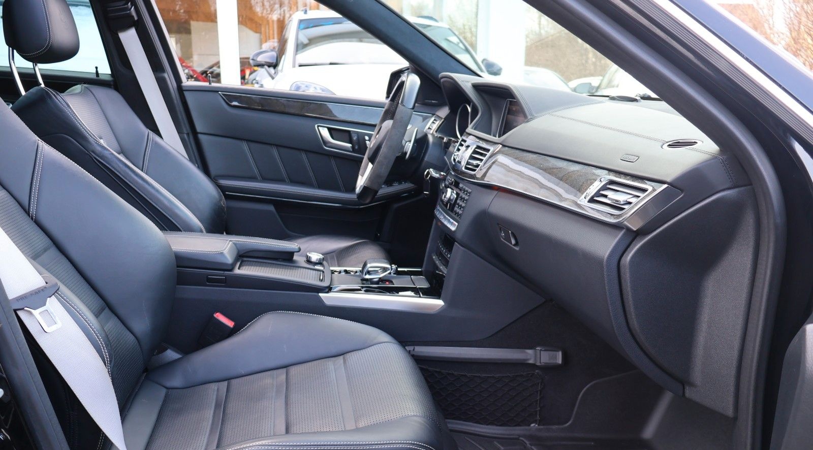 Mercedes-Benz E 63 AMG S 4MATIC/LED/PANO/H&K/360°KAMERA foto 19