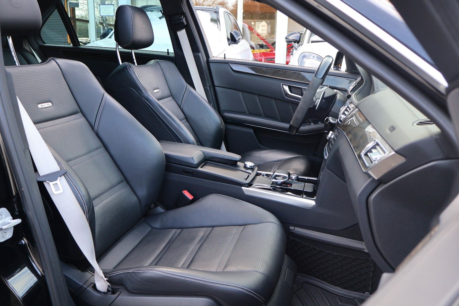 Mercedes-Benz E 63 AMG S 4MATIC/LED/PANO/H&K/360°KAMERA foto 22