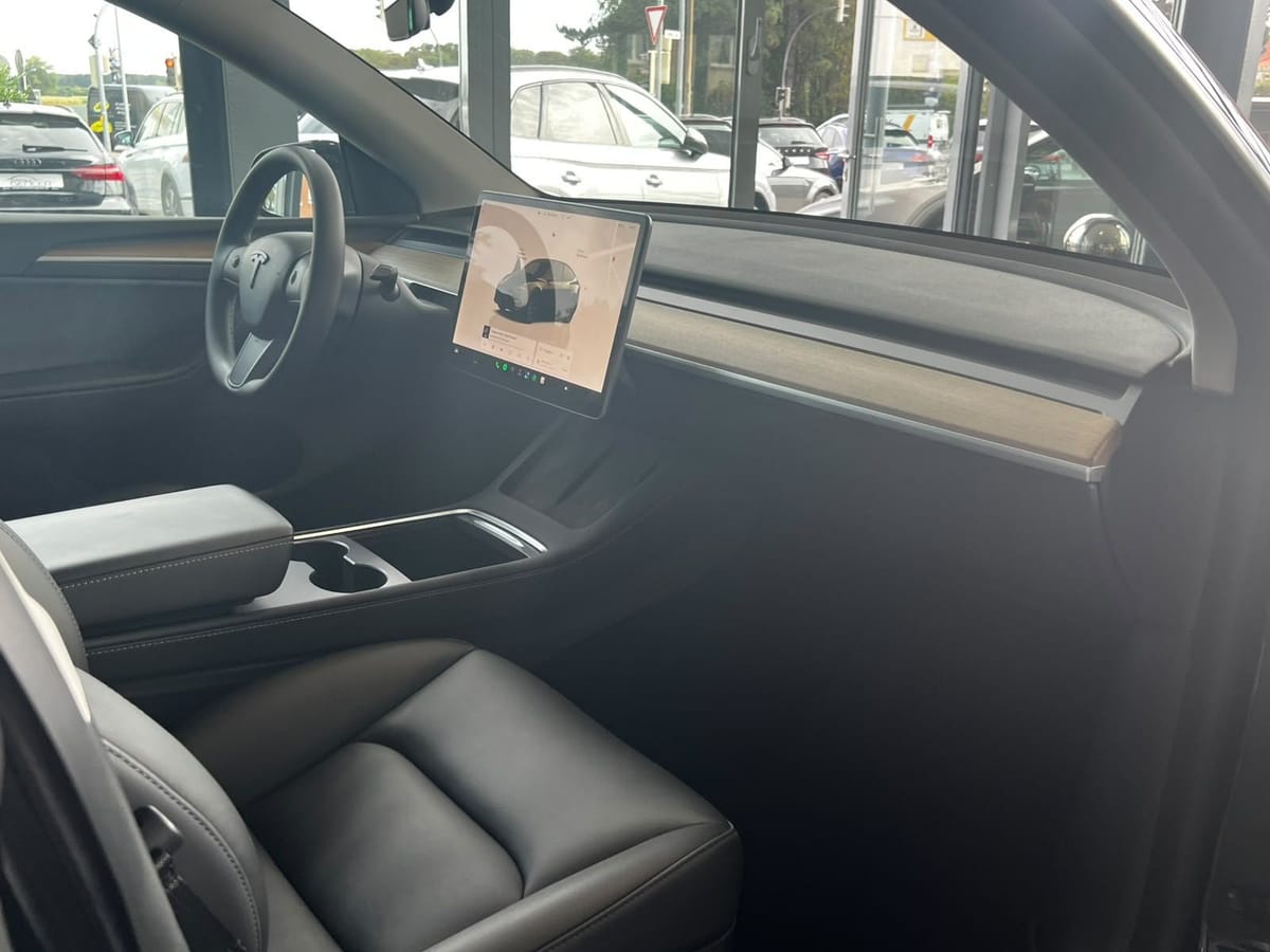 Tesla Model Y Long Range Dual AWD LED Pano ACC Klima foto 12
