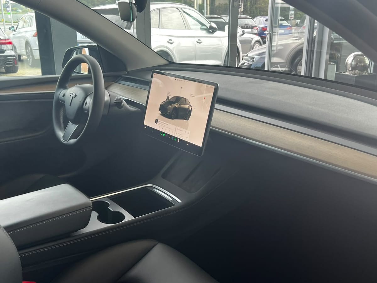 Tesla Model Y Long Range Dual AWD LED Pano ACC Klima foto 13
