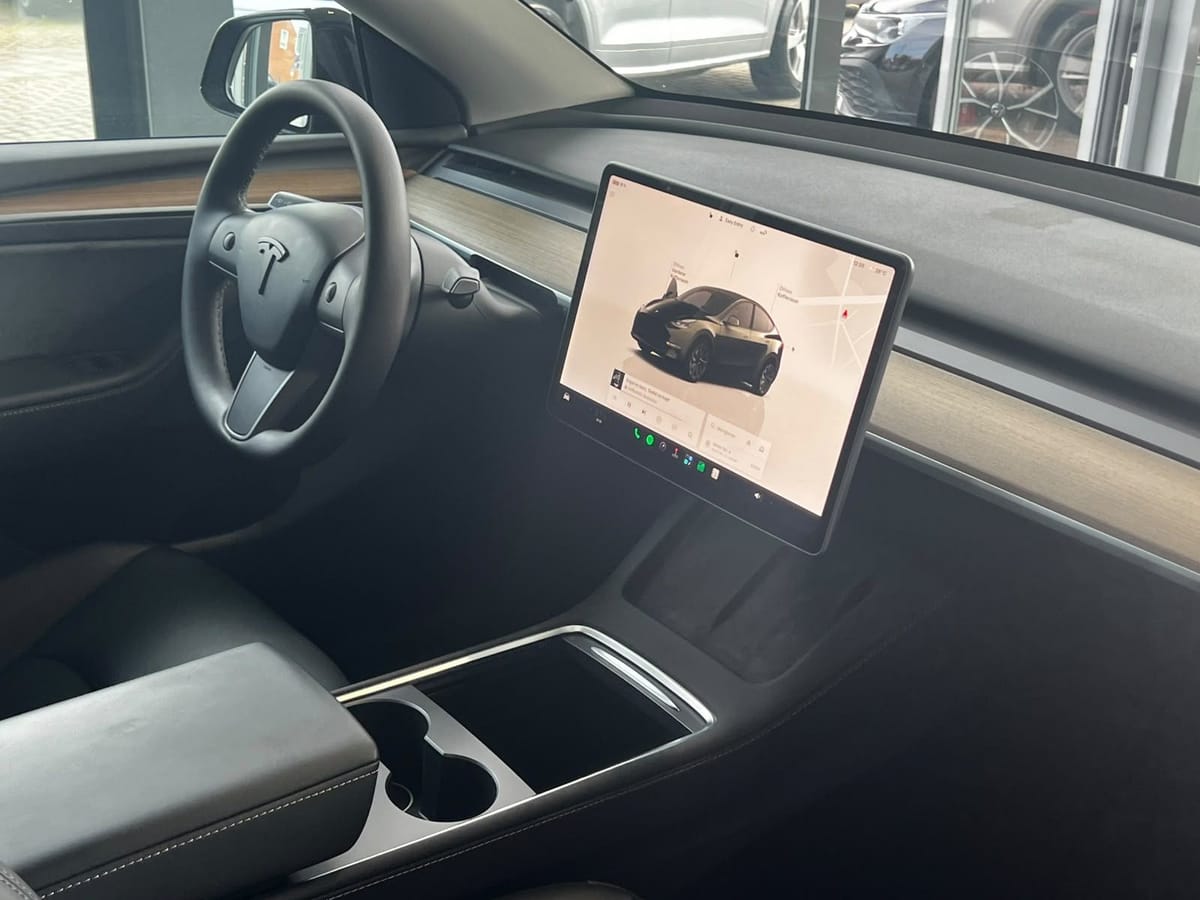 Tesla Model Y Long Range Dual AWD LED Pano ACC Klima foto 14