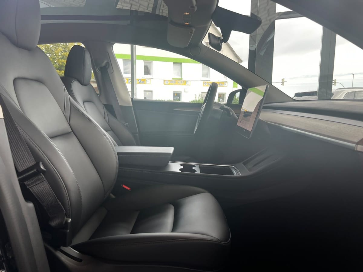 Tesla Model Y Long Range Dual AWD LED Pano ACC Klima foto 15