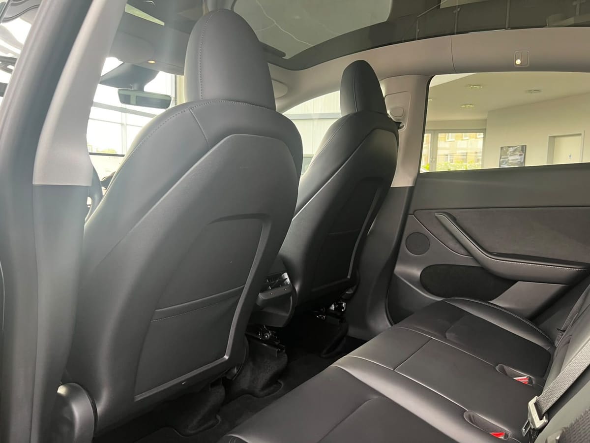 Tesla Model Y Long Range Dual AWD LED Pano ACC Klima foto 19