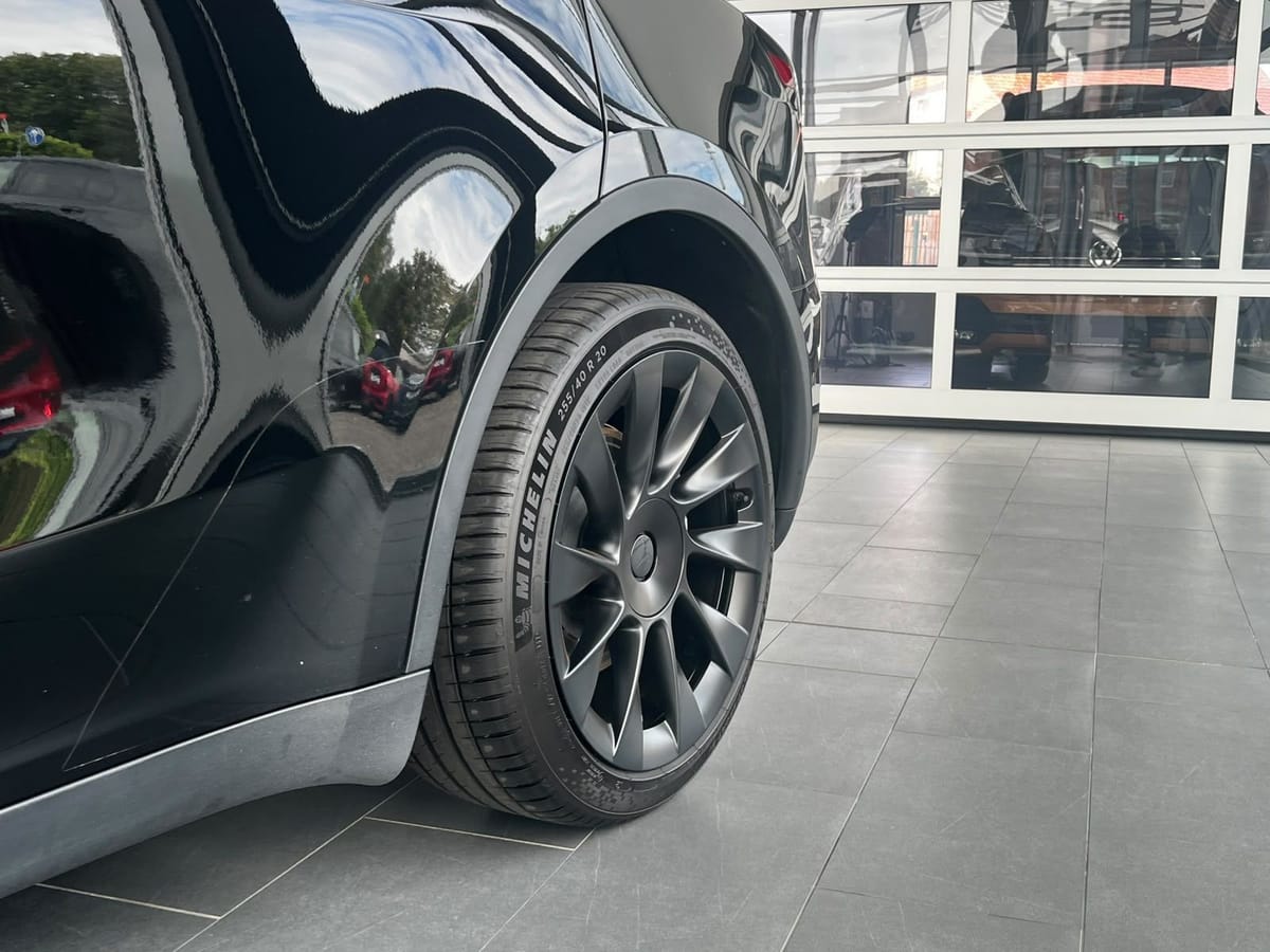 Tesla Model Y Long Range Dual AWD LED Pano ACC Klima foto 24