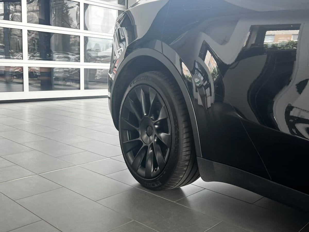 Tesla Model Y Long Range Dual AWD LED Pano ACC Klima foto 25