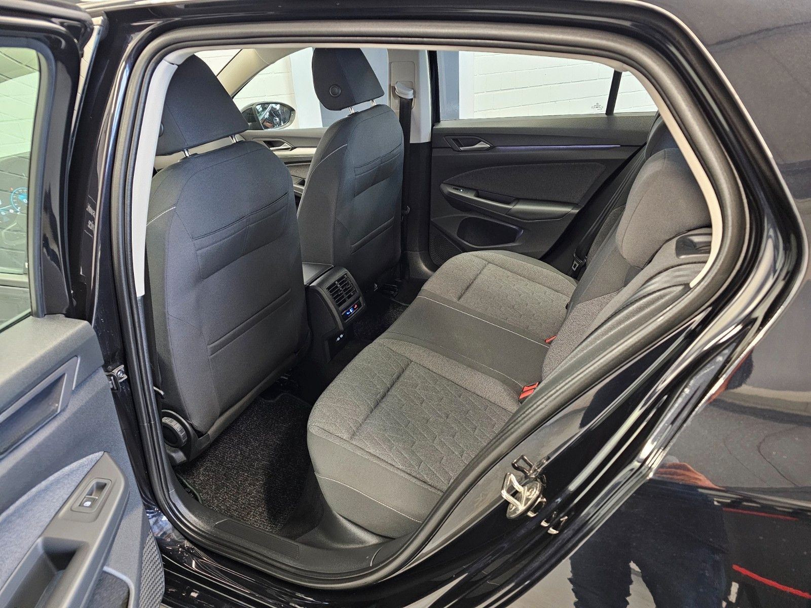 Volkswagen Golf VIII Lim. 2.0 TDI Move + AHK/1.Hand/VC foto 12