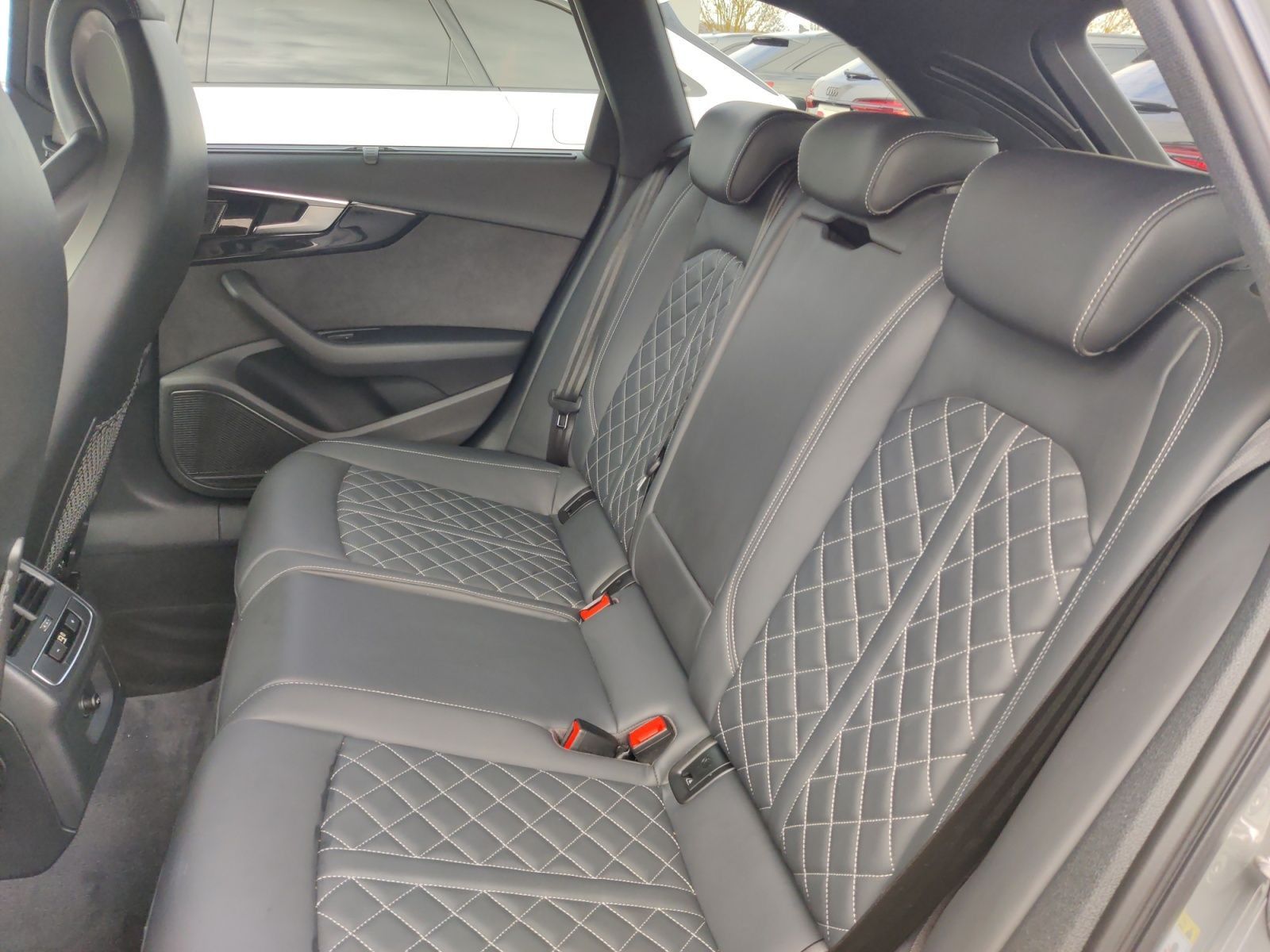 Audi S4 Avant 55 TDI q. Tiptr. AHK, S-Sportsitze, B&O foto 13