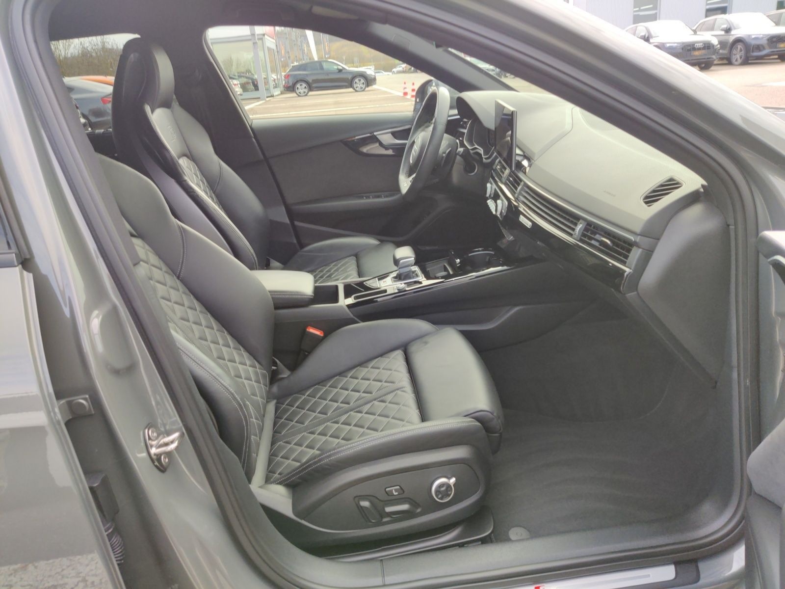 Audi S4 Avant 55 TDI q. Tiptr. AHK, S-Sportsitze, B&O foto 15