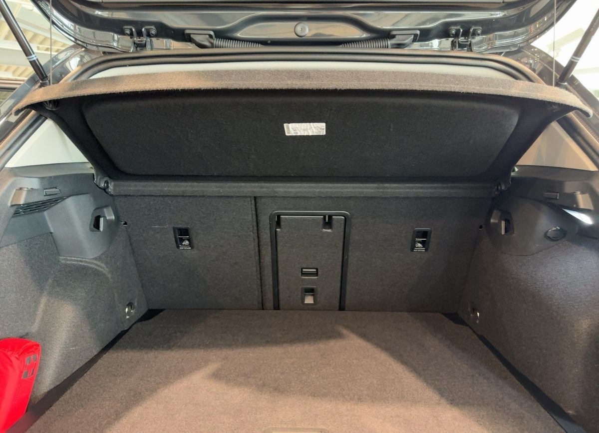 Volkswagen Golf VIII 1.5eTSI DSG LIFE NAVI LED HeadUp foto 6