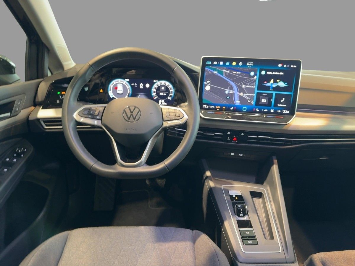 Volkswagen Golf VIII 1.5eTSI DSG LIFE NAVI LED HeadUp foto 9