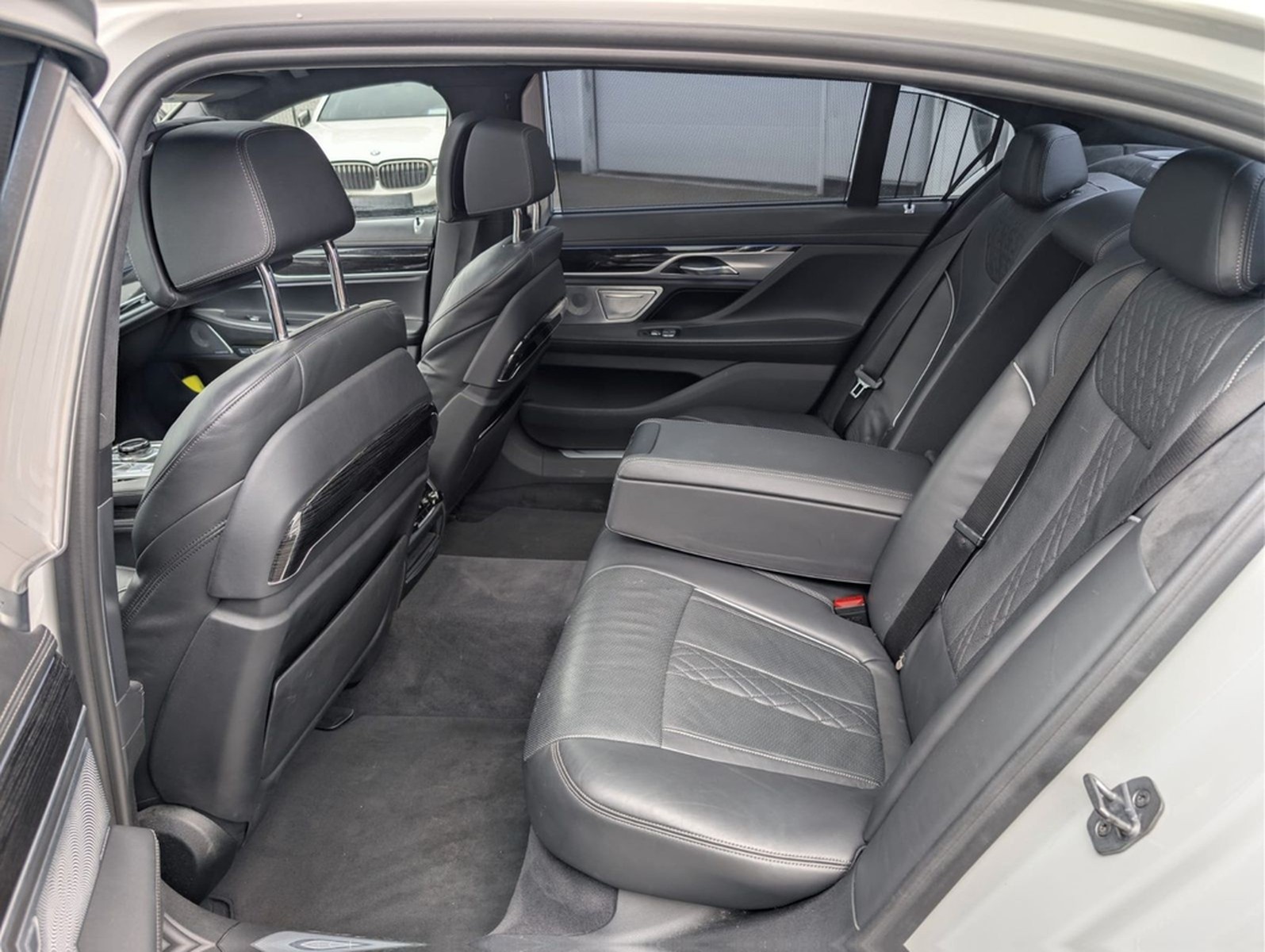 BMW 750Li *M-Sport*Sky*B&W*HUD*M-Sportabgasanlage foto 17