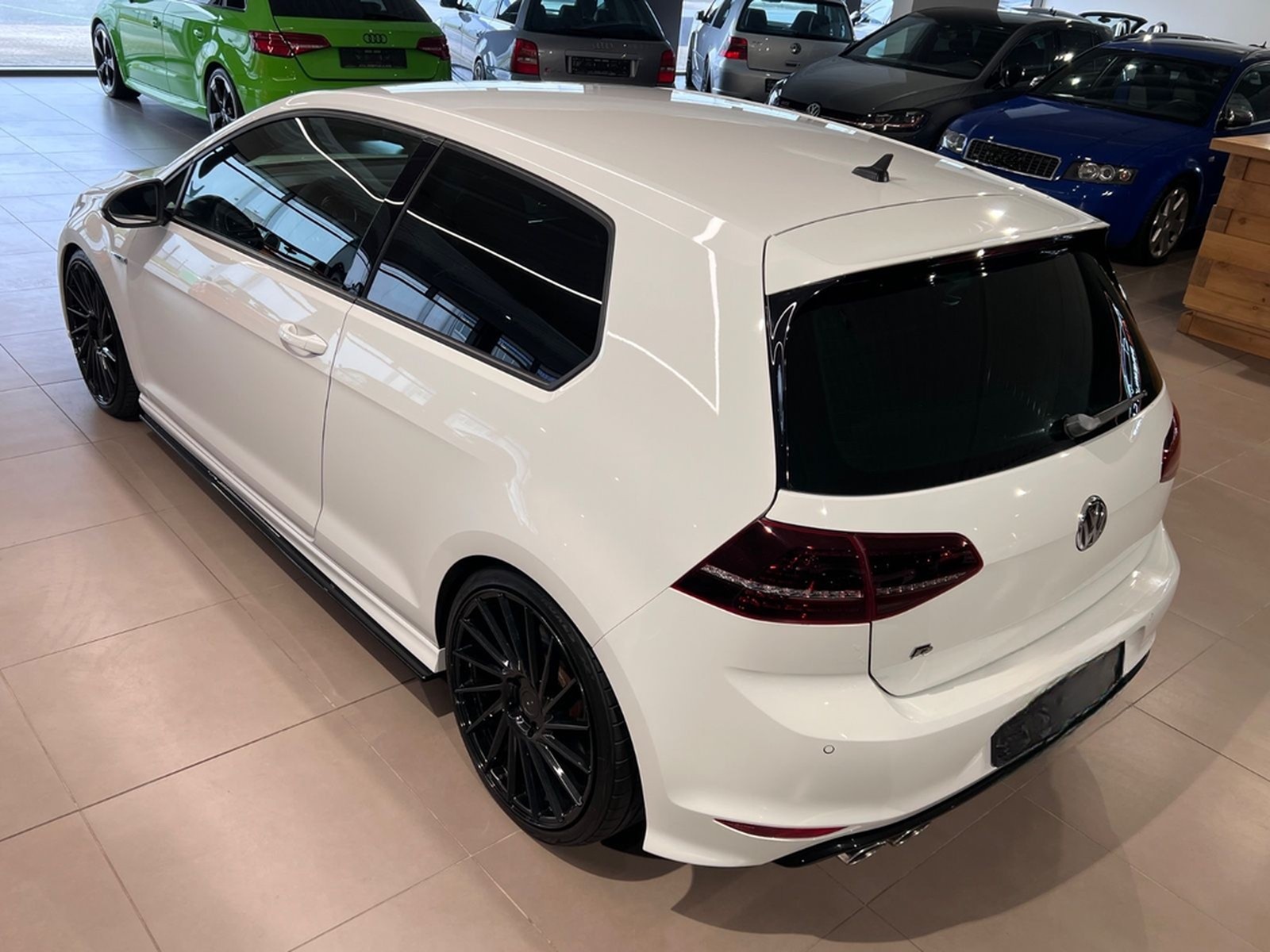 Volkswagen Golf 2.0 TSI 4MOTION BMT R 19ZOLL NAVI KEYLESS foto 17