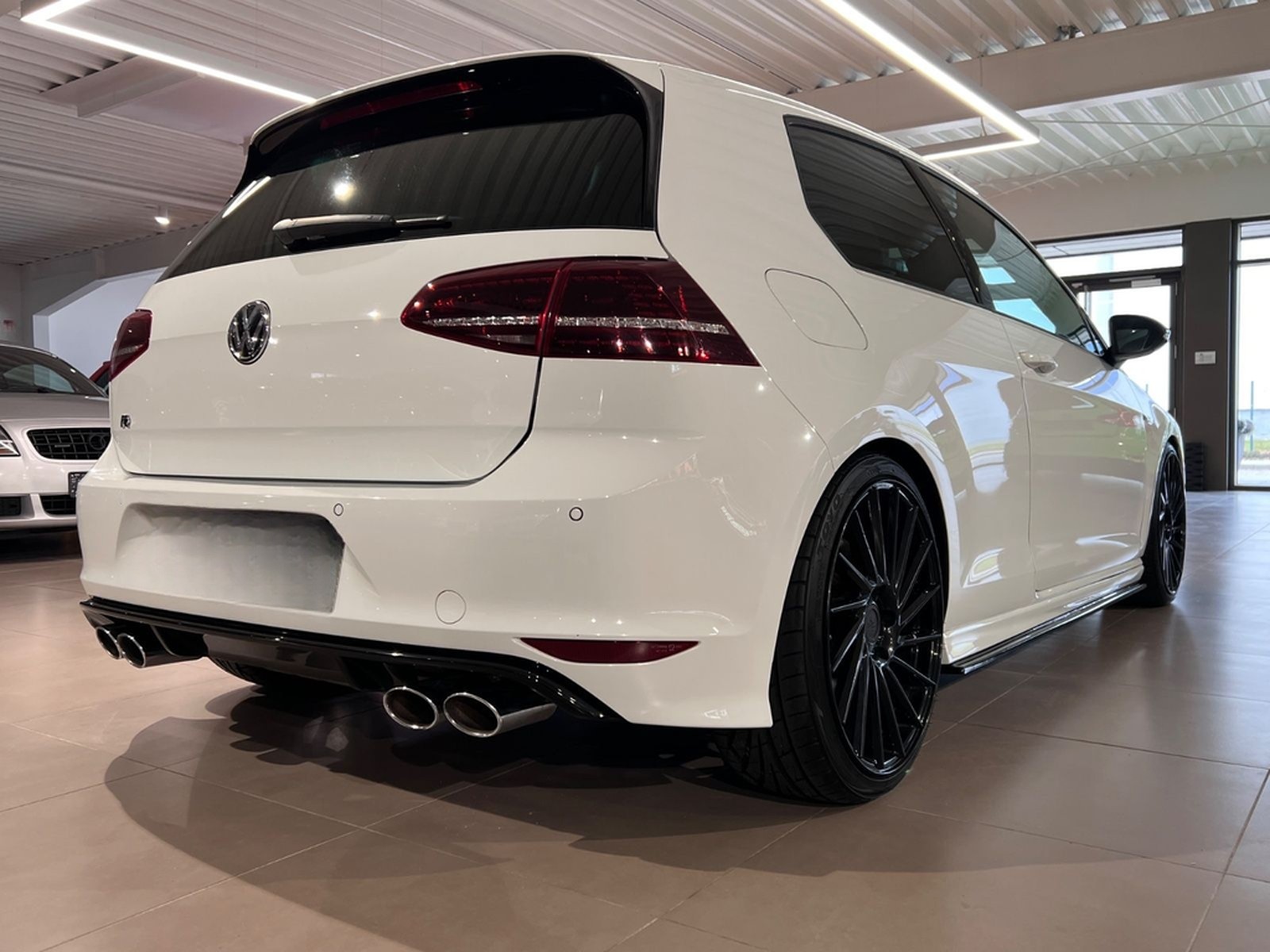 Volkswagen Golf 2.0 TSI 4MOTION BMT R 19ZOLL NAVI KEYLESS foto 18