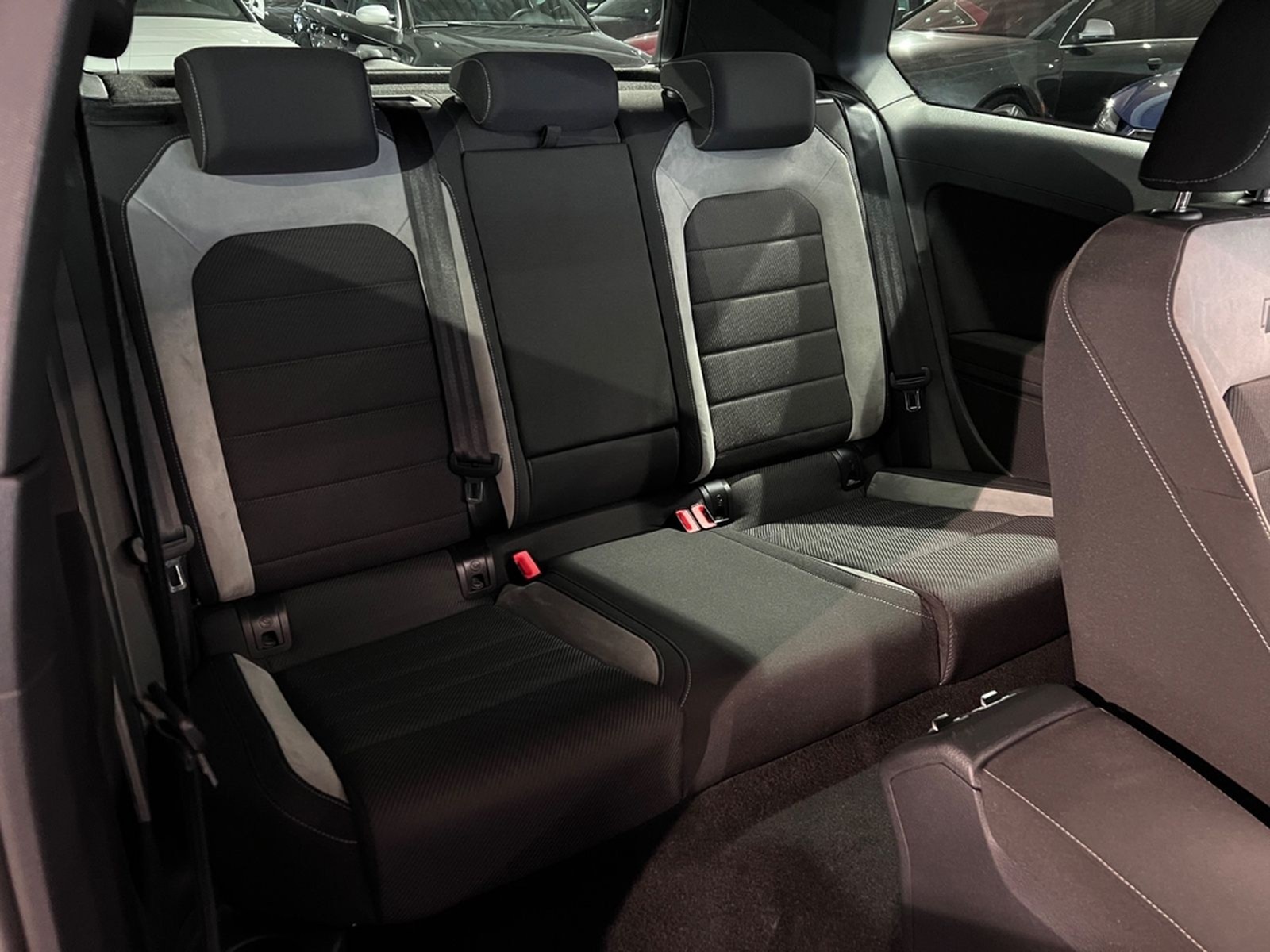 Volkswagen Golf 2.0 TSI 4MOTION BMT R 19ZOLL NAVI KEYLESS foto 21