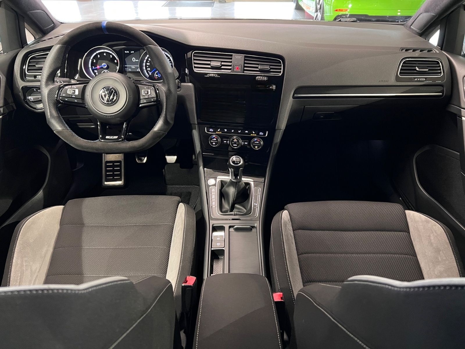 Volkswagen Golf 2.0 TSI 4MOTION BMT R 19ZOLL NAVI KEYLESS foto 26