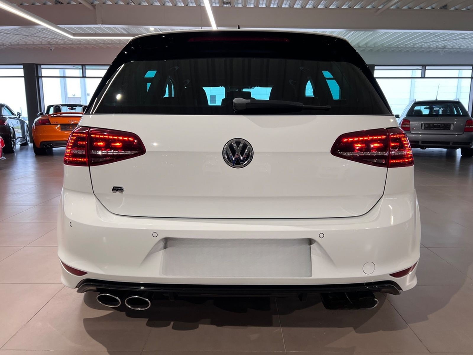 Volkswagen Golf 2.0 TSI 4MOTION BMT R 19ZOLL NAVI KEYLESS foto 7