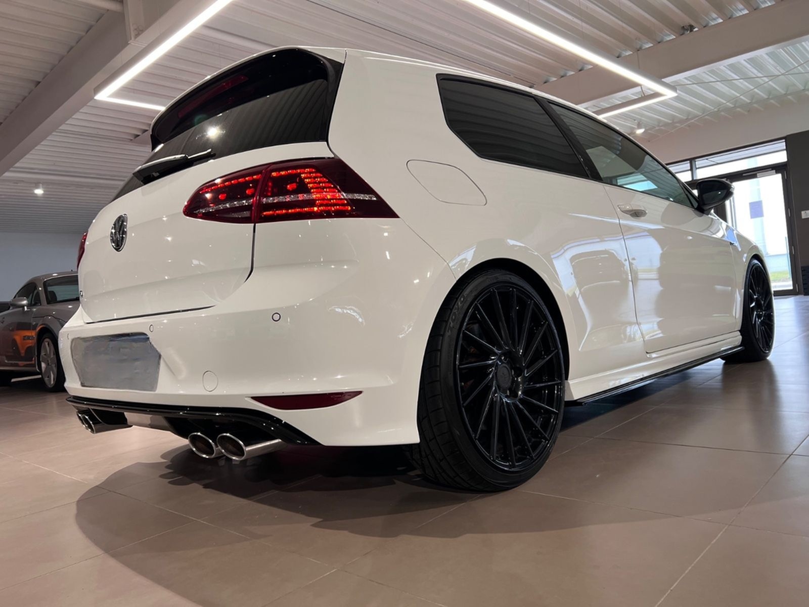 Volkswagen Golf 2.0 TSI 4MOTION BMT R 19ZOLL NAVI KEYLESS foto 8