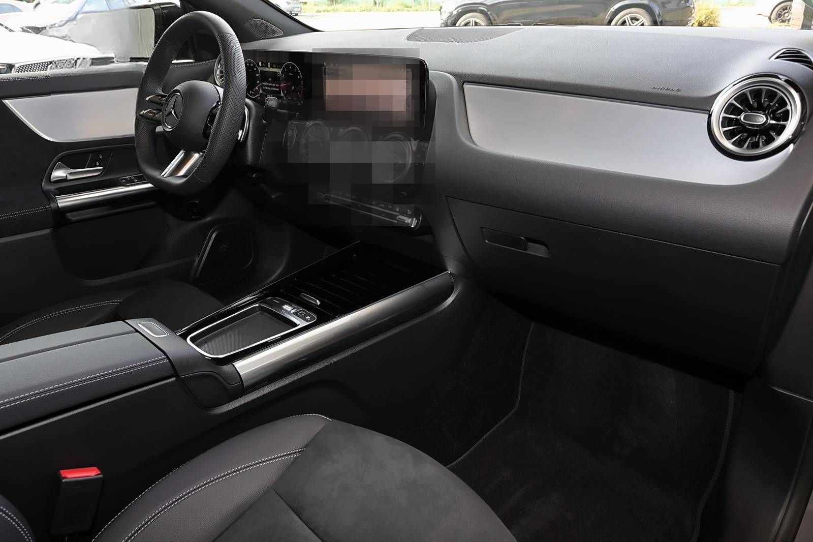 Mercedes-Benz GLA 200 AMG MBUX+RüKam+M-LED+Pano+AHK+Distronic foto 8