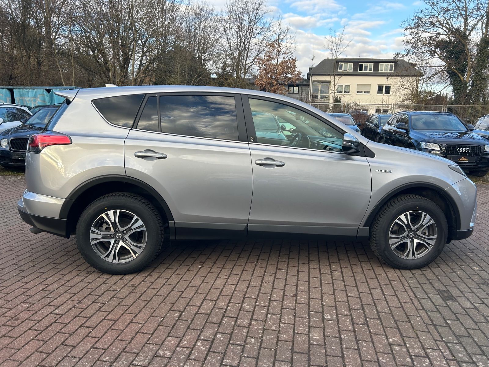 Toyota RAV 4 Team D 2.5  *LED*Keyless*Kamera*ACC*SHZ* foto 4