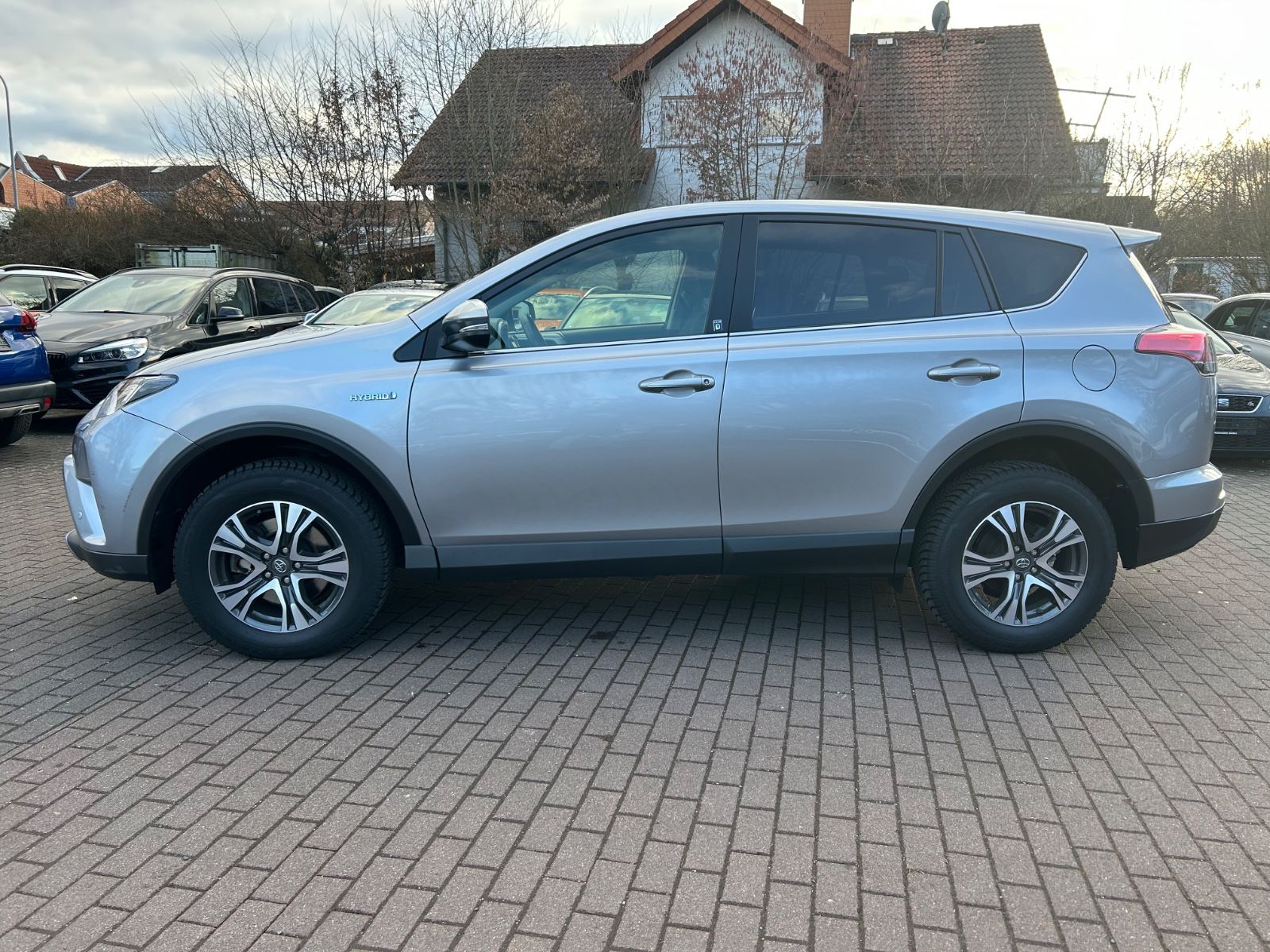 Toyota RAV 4 Team D 2.5  *LED*Keyless*Kamera*ACC*SHZ* foto 8