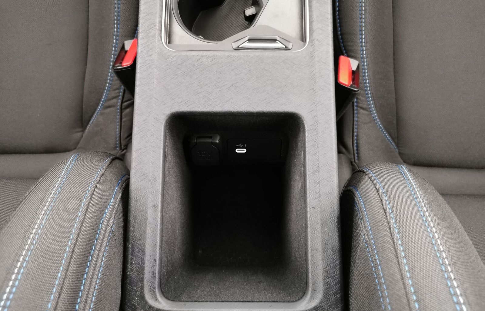 Lynk&Co 01 1.5T HEV Nav|ACC|Pano|LED|360Alarm|SHZ|20 ACC foto 14