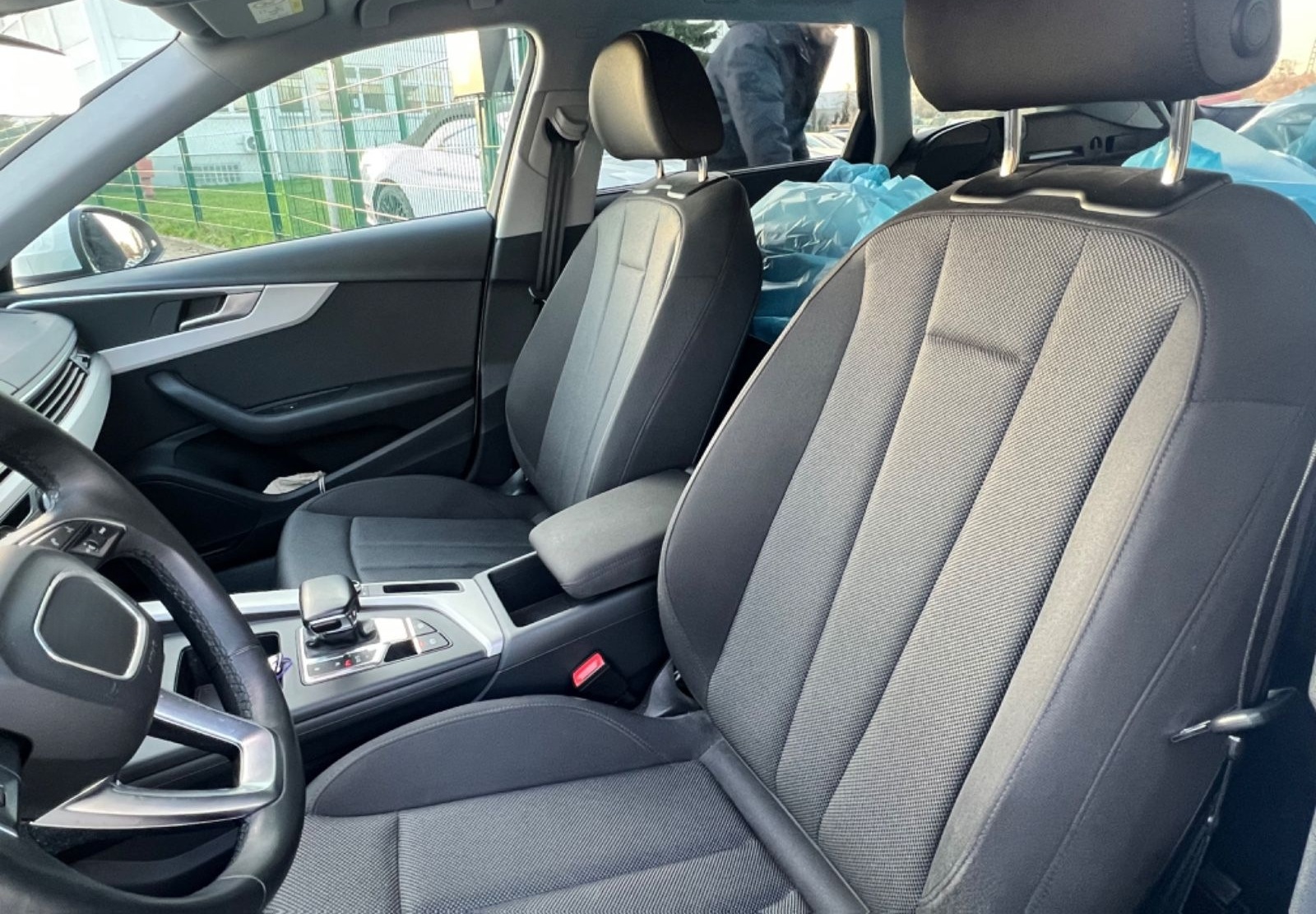 Audi A4 Avant 35 TDI S-Tronic / 1.Hand foto 9
