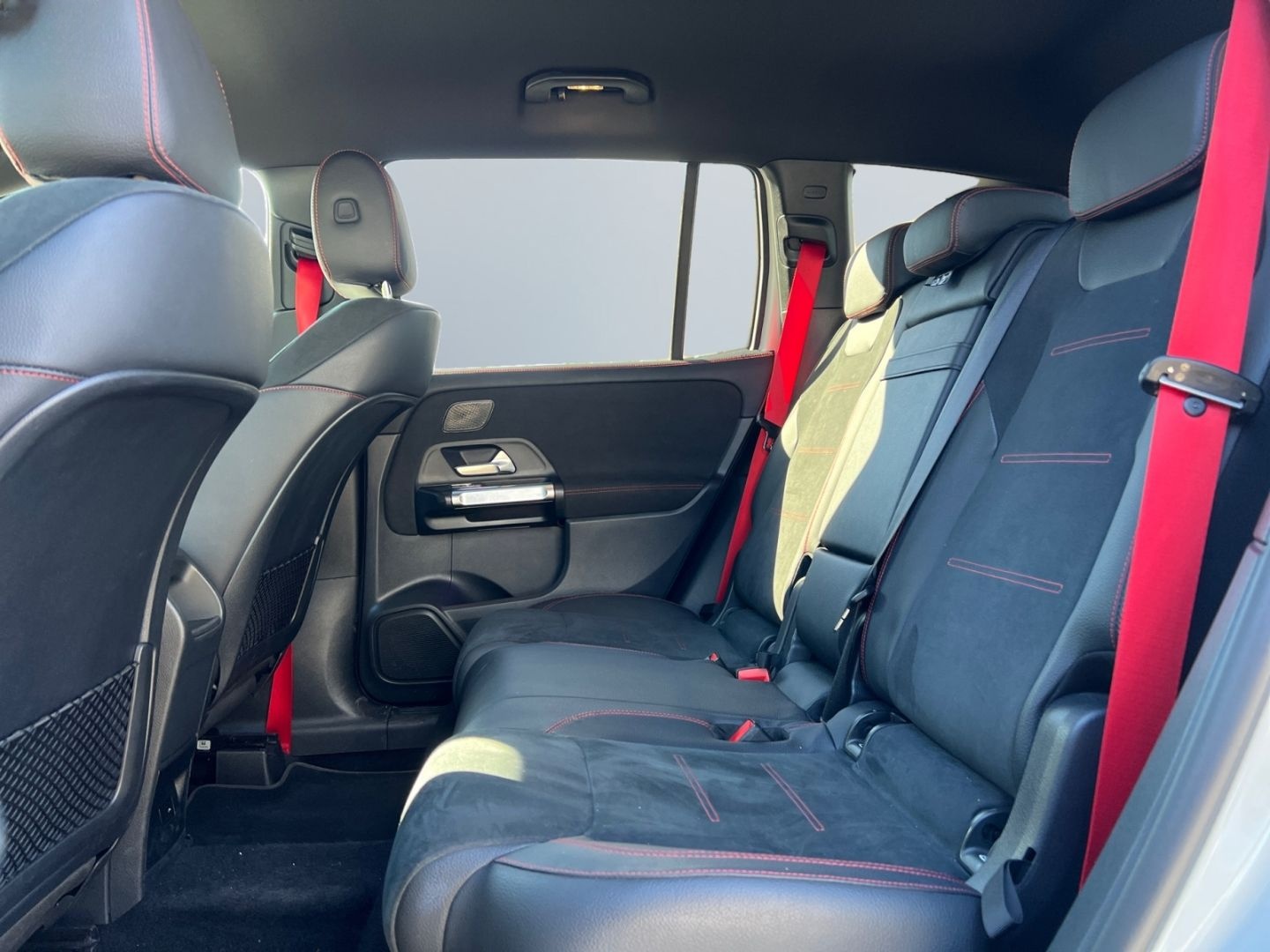 Mercedes-Benz GLB 35 AMG 4M Speedshift DCT 8G *LED*360°*DISTRO foto 17