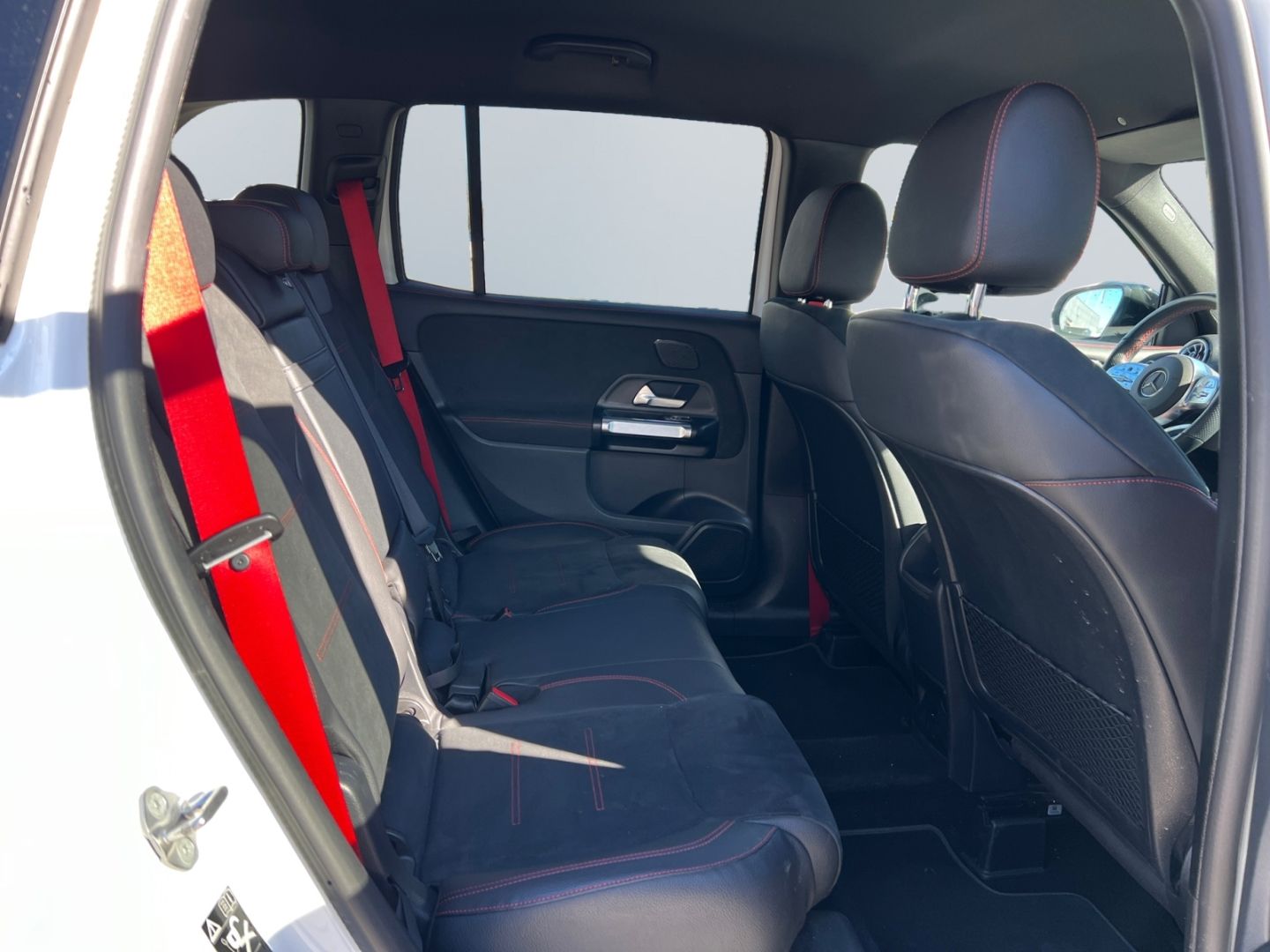 Mercedes-Benz GLB 35 AMG 4M Speedshift DCT 8G *LED*360°*DISTRO foto 20