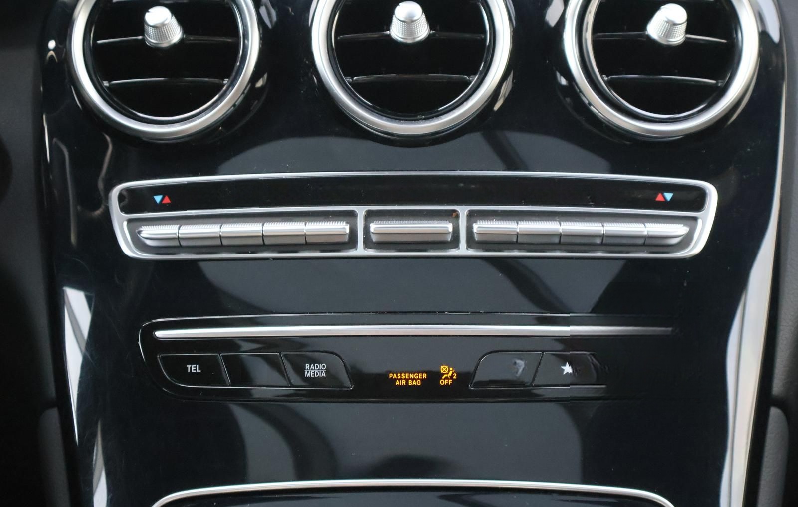 Mercedes-Benz GLC 300d 4M AMG Line PANO VC RFK AHK foto 18