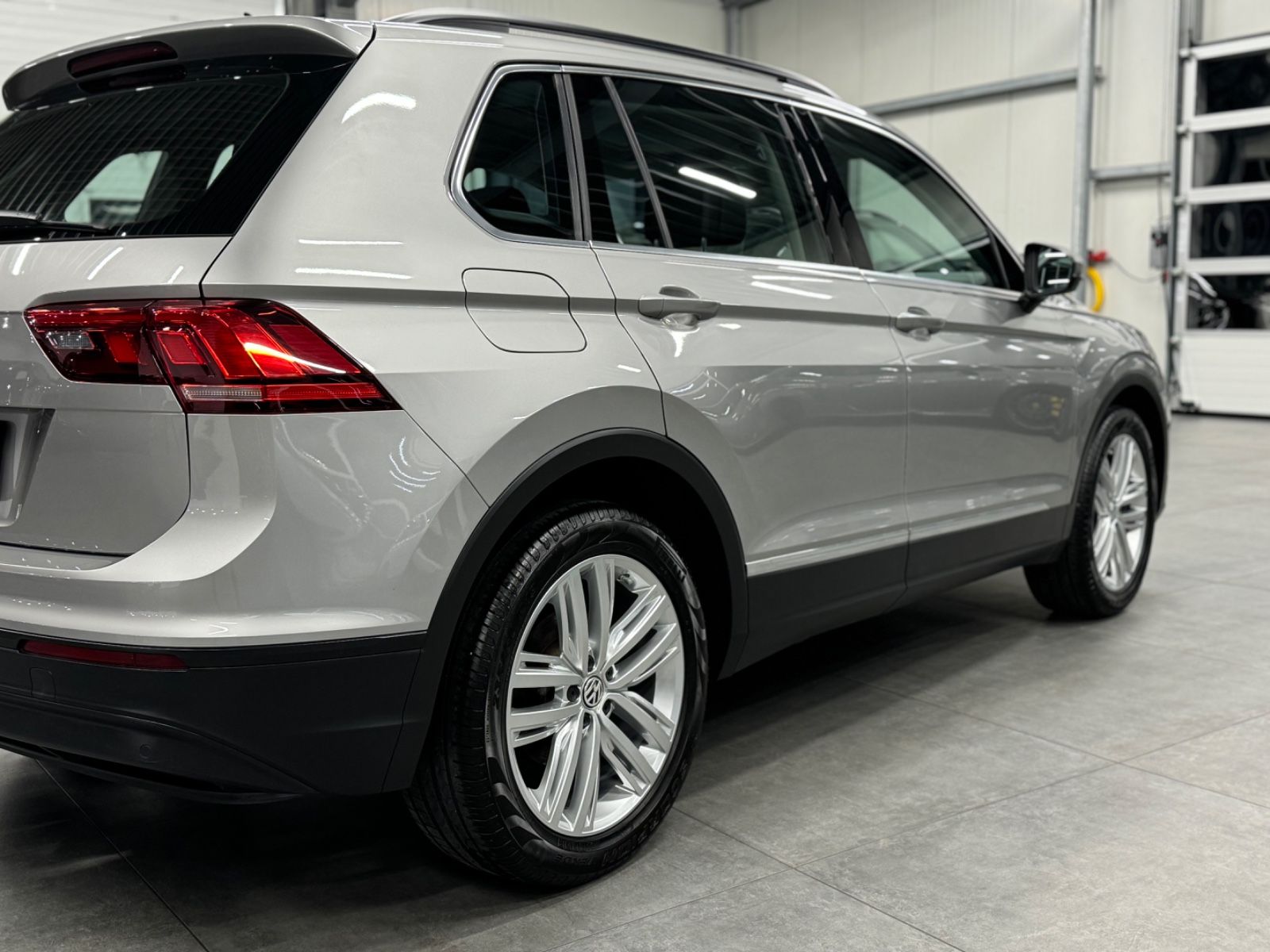 Volkswagen Tiguan Comfortline 4Motion DSG Navi AHK 19Zoll foto 24