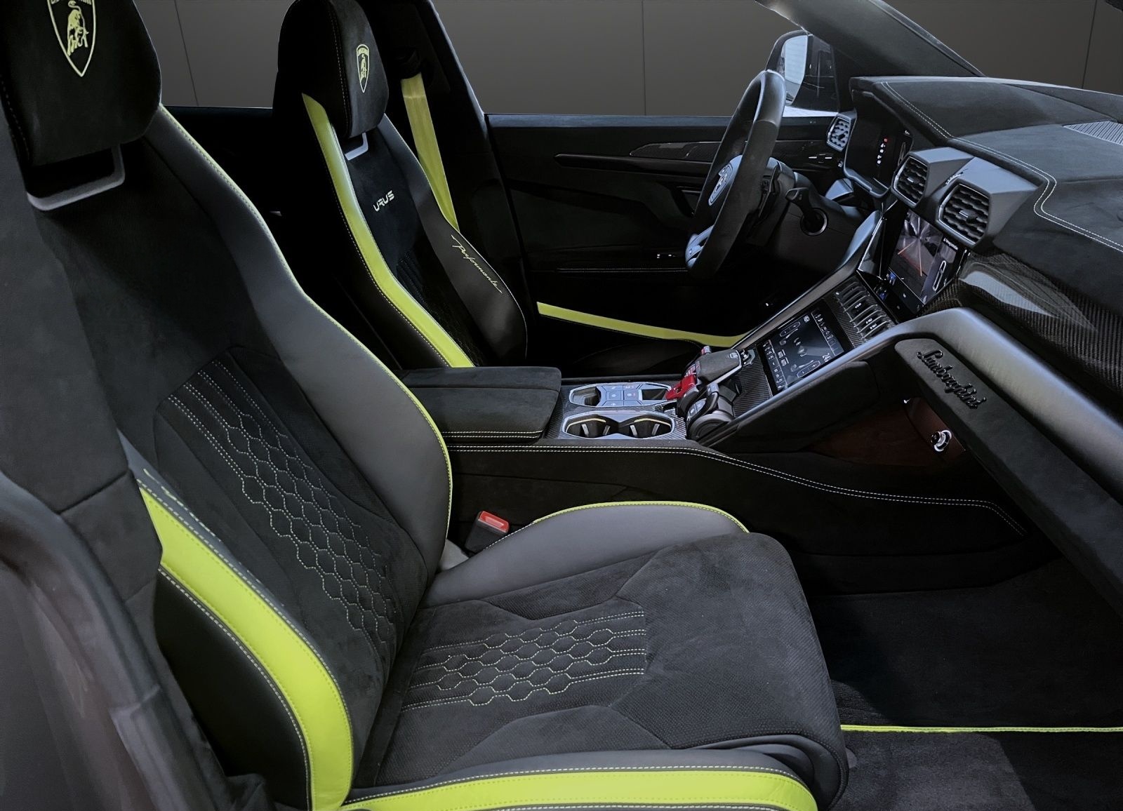Lamborghini Urus  Perfomante foto 16