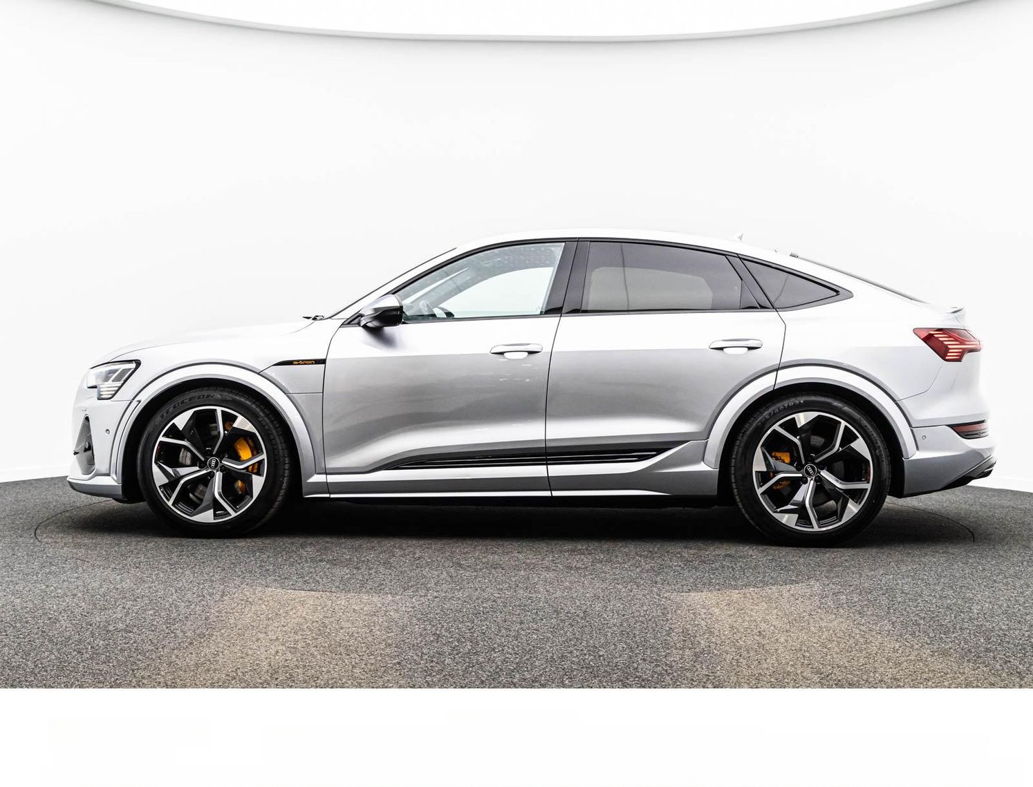 Audi E-TRON SPORTBACK S BLACK 21Z./MTRX/ACC/PANO/KAM. foto 12
