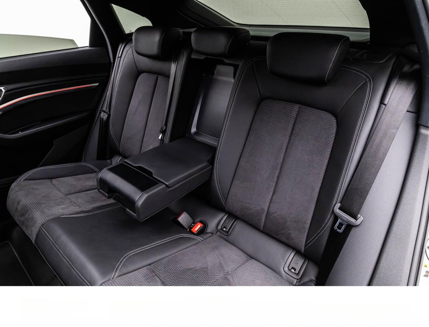 Audi E-TRON SPORTBACK S BLACK 21Z./MTRX/ACC/PANO/KAM. foto 18