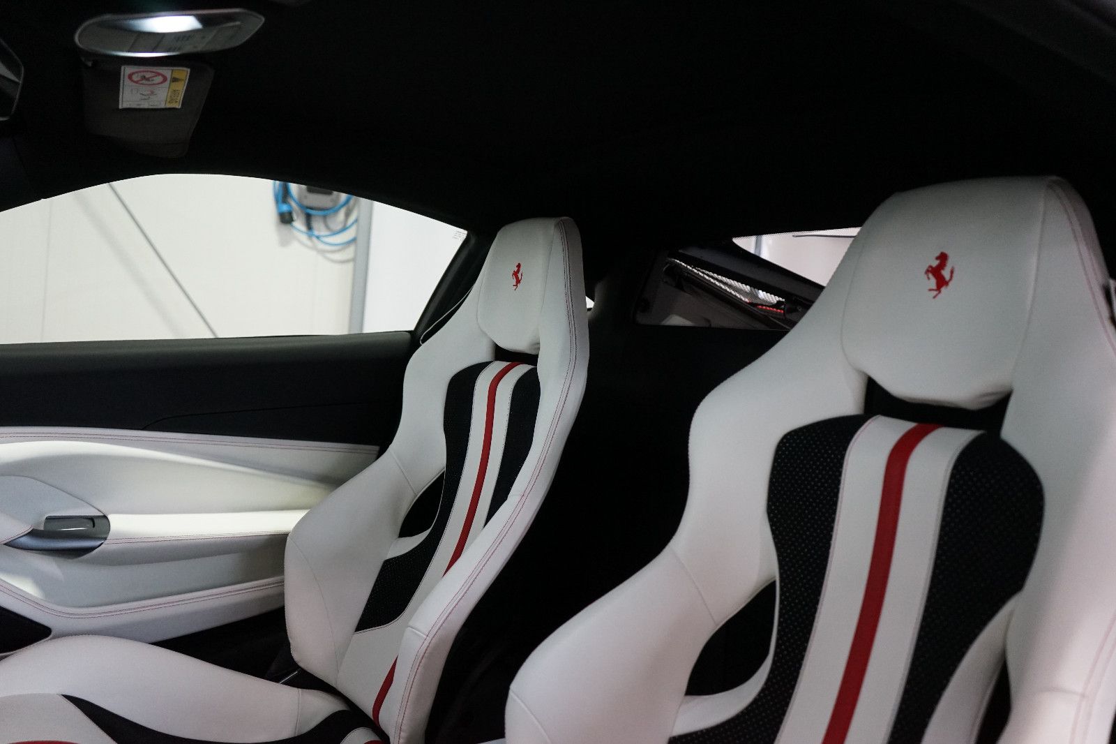 Ferrari F8 Tributo Beifahrerdisplay+Kamera+CarbonLenkrad foto 12