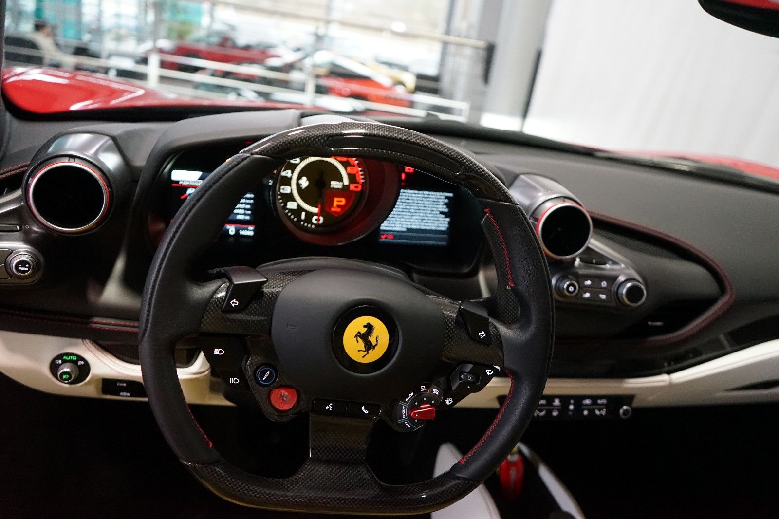 Ferrari F8 Tributo Beifahrerdisplay+Kamera+CarbonLenkrad foto 14