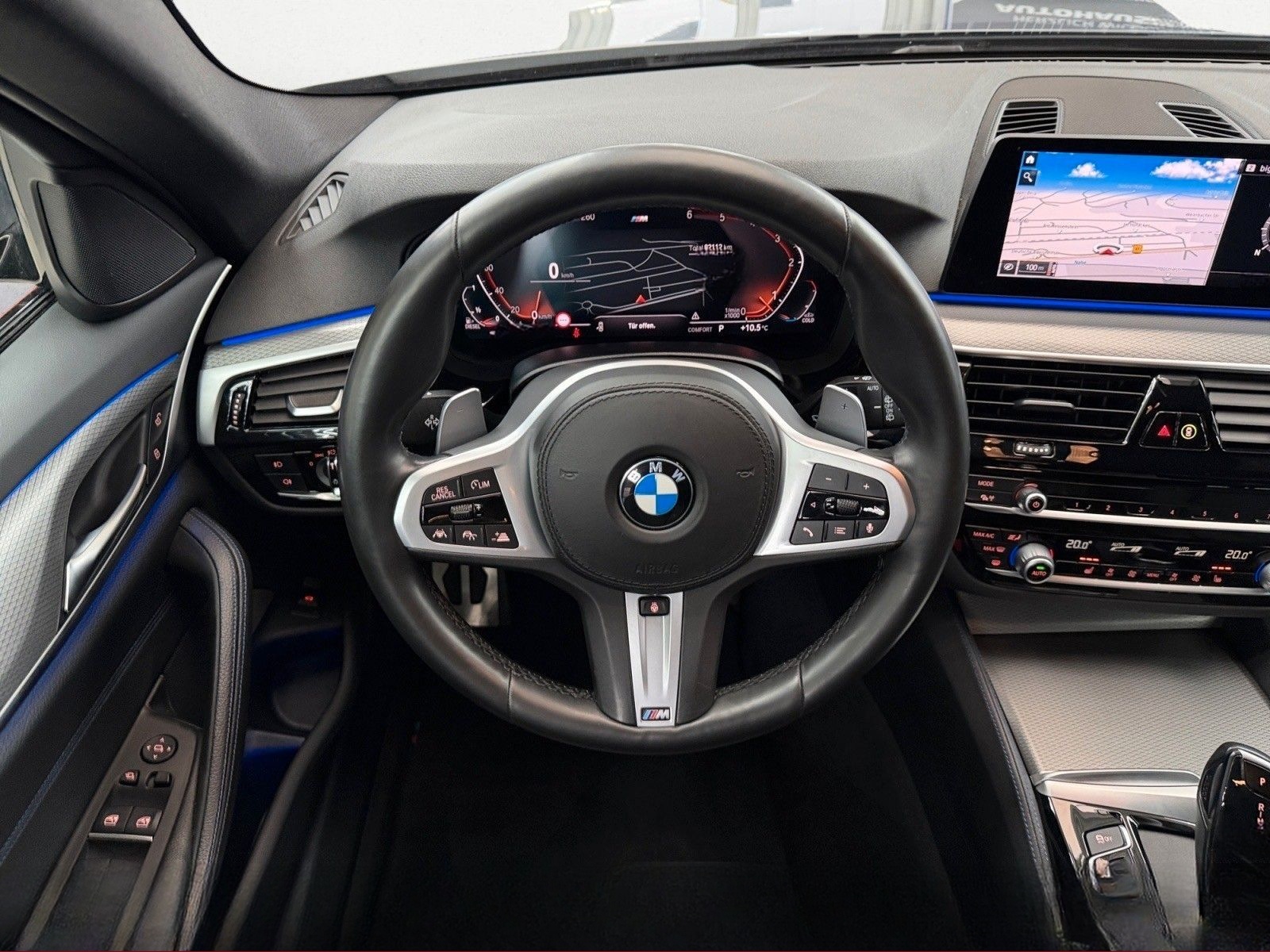 BMW 530d Touring xDrive M Sport AHK + STANDHEIZUNG foto 13