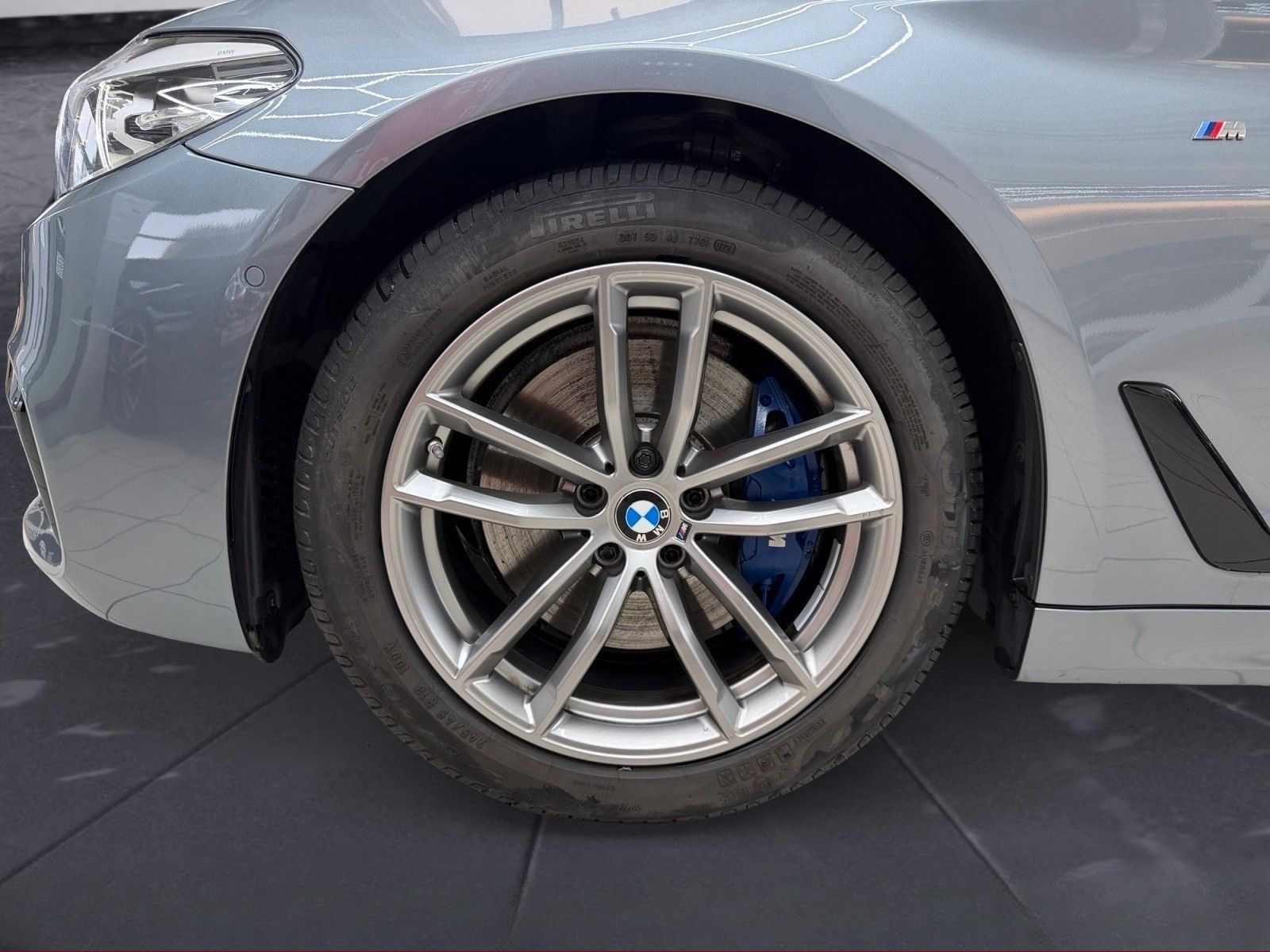 BMW 530d Touring xDrive M Sport AHK + STANDHEIZUNG foto 15