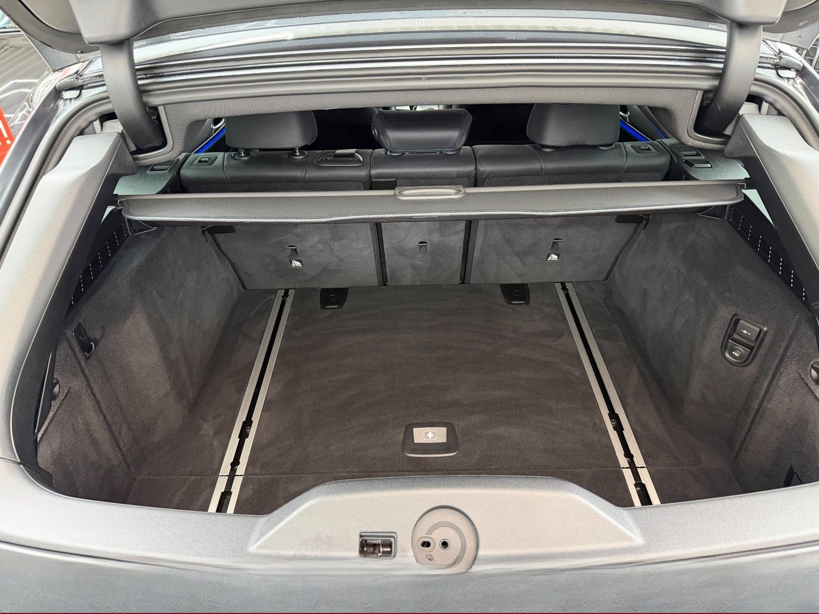 BMW 530d Touring xDrive M Sport AHK + STANDHEIZUNG foto 18