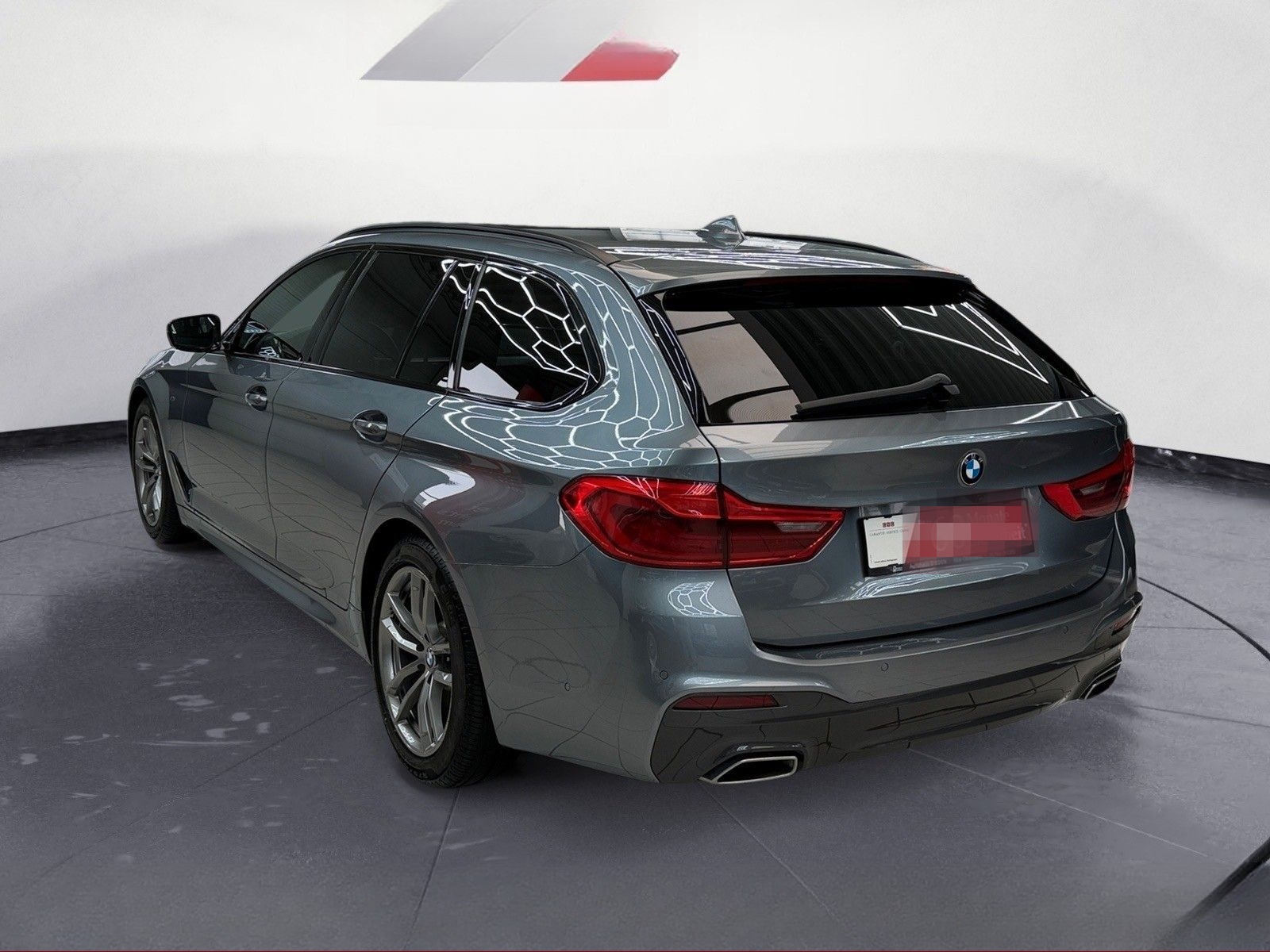 BMW 530d Touring xDrive M Sport AHK + STANDHEIZUNG foto 3